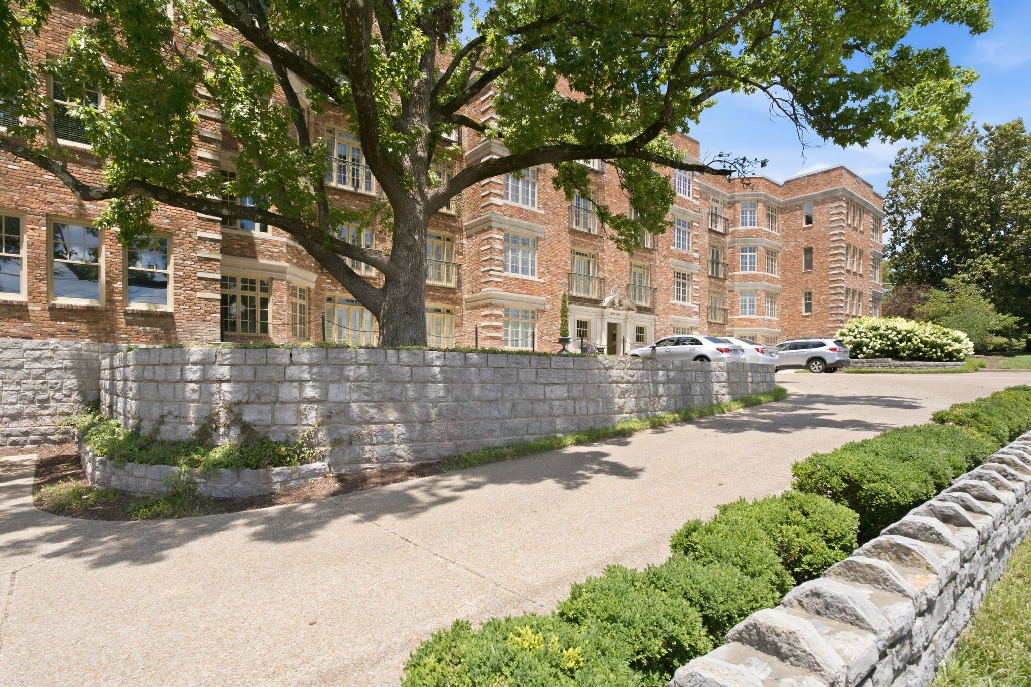 4000 West End Ave Unit: 101