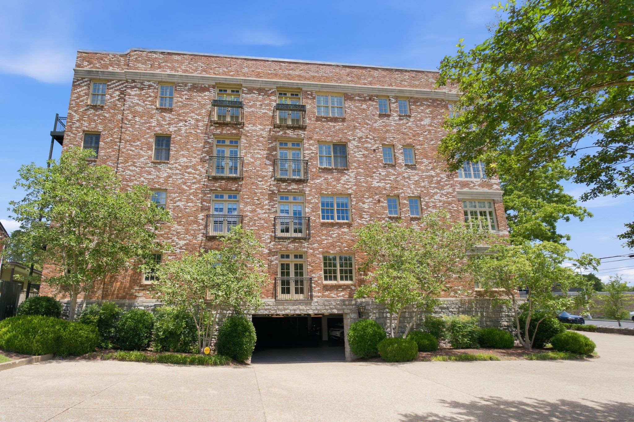 4000 West End Ave Unit: 101