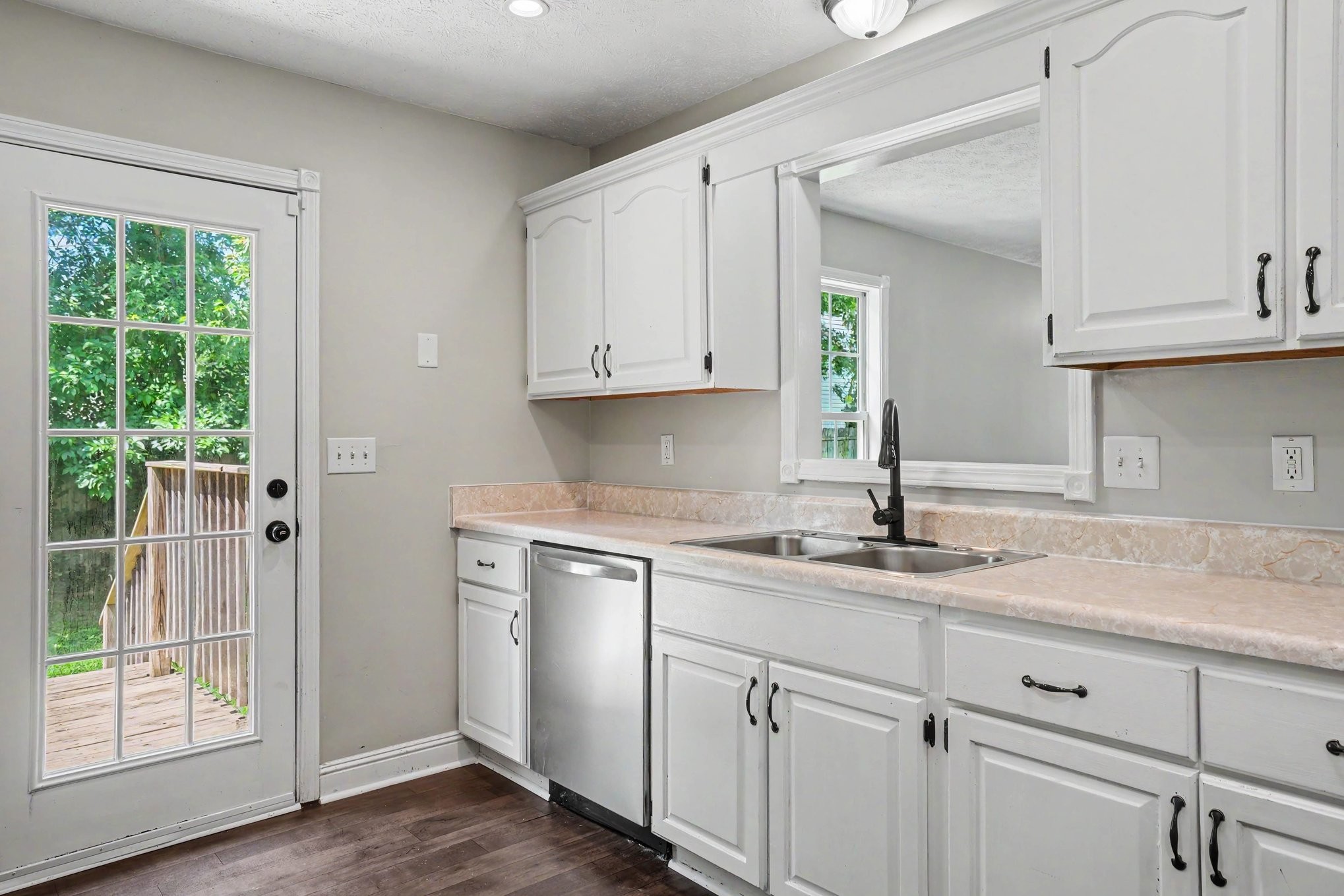 187 S Palmers Chapel Rd