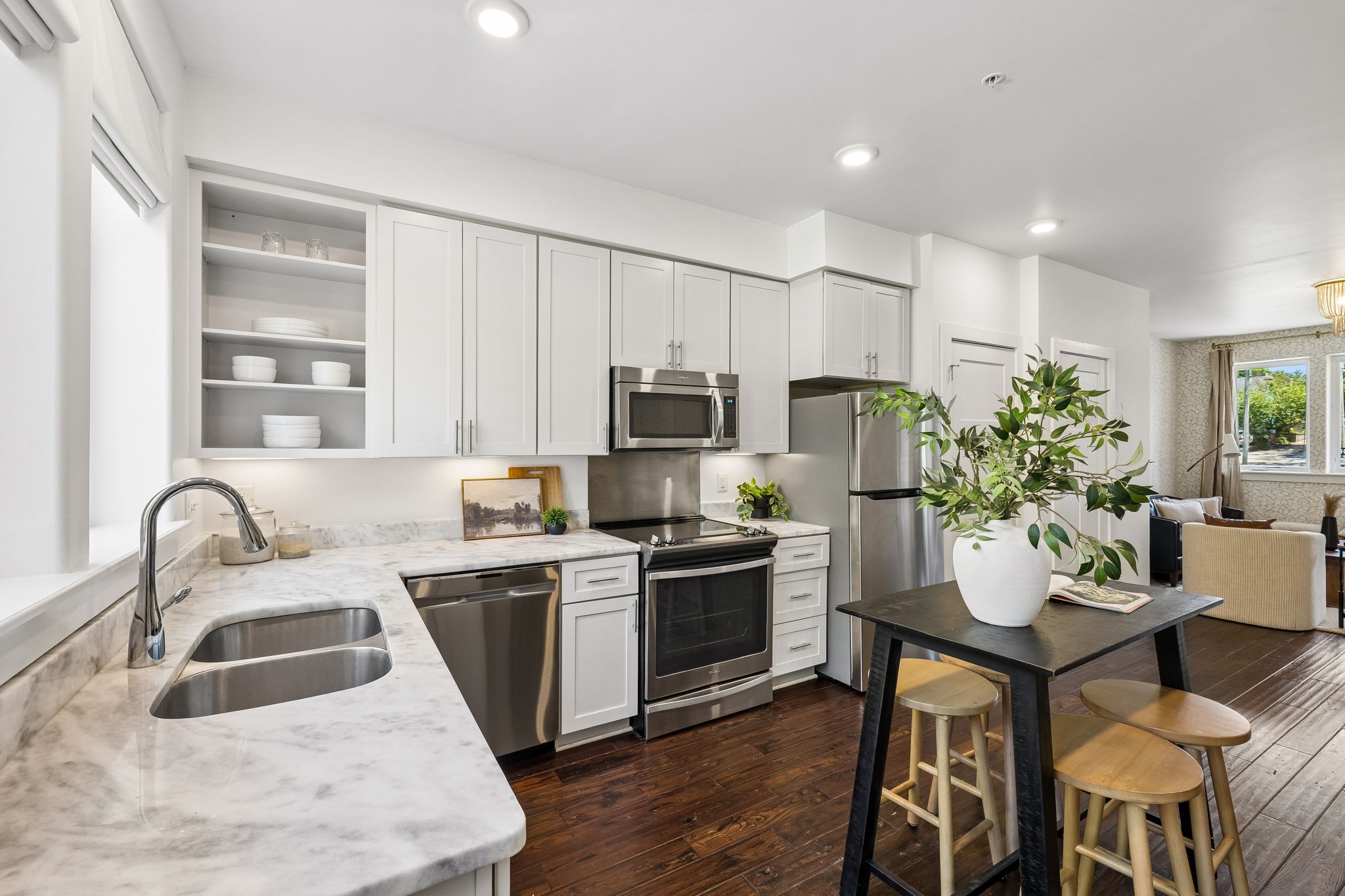 1325 5th Ave, N Unit: 4
