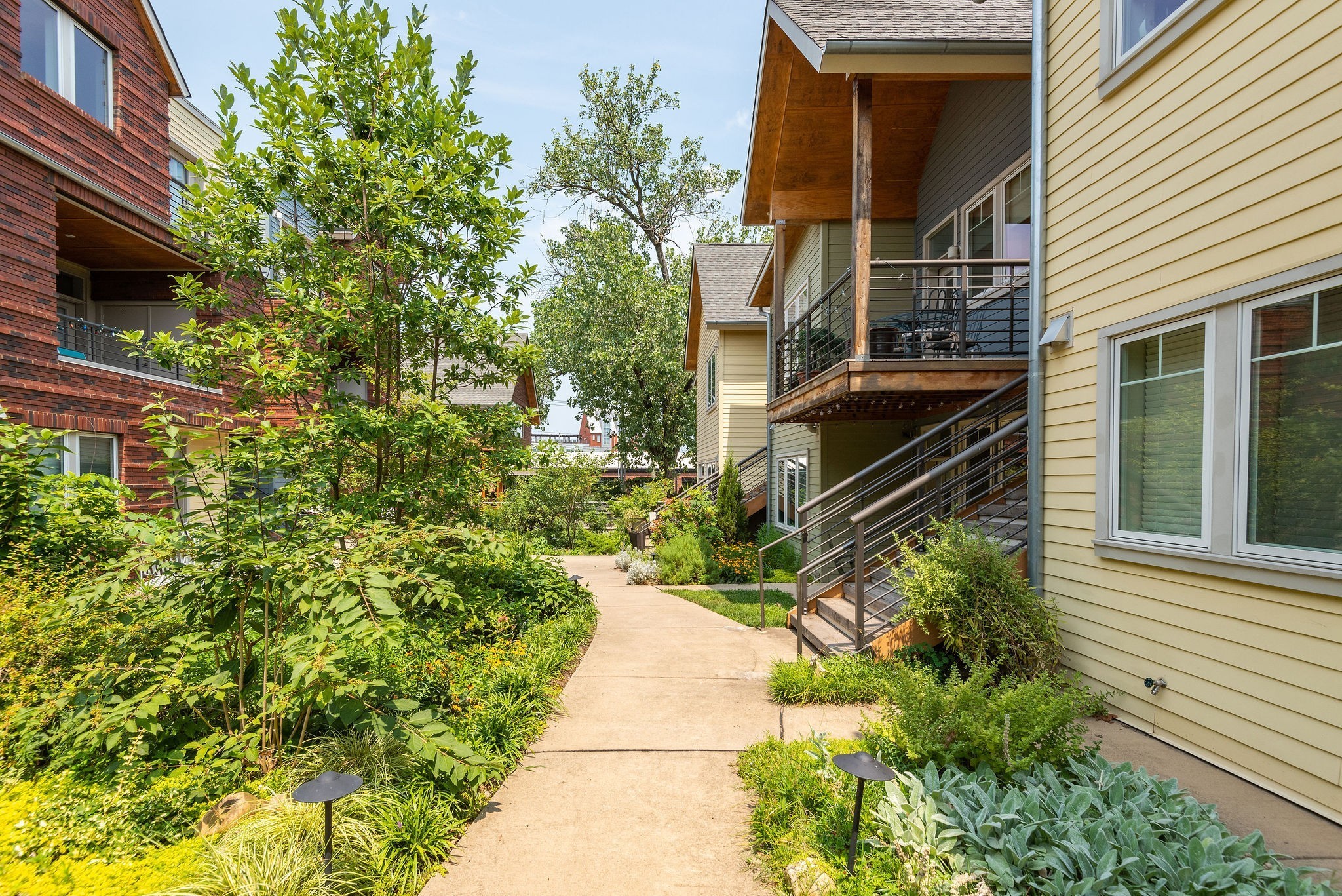 1325 5th Ave, N Unit: 4