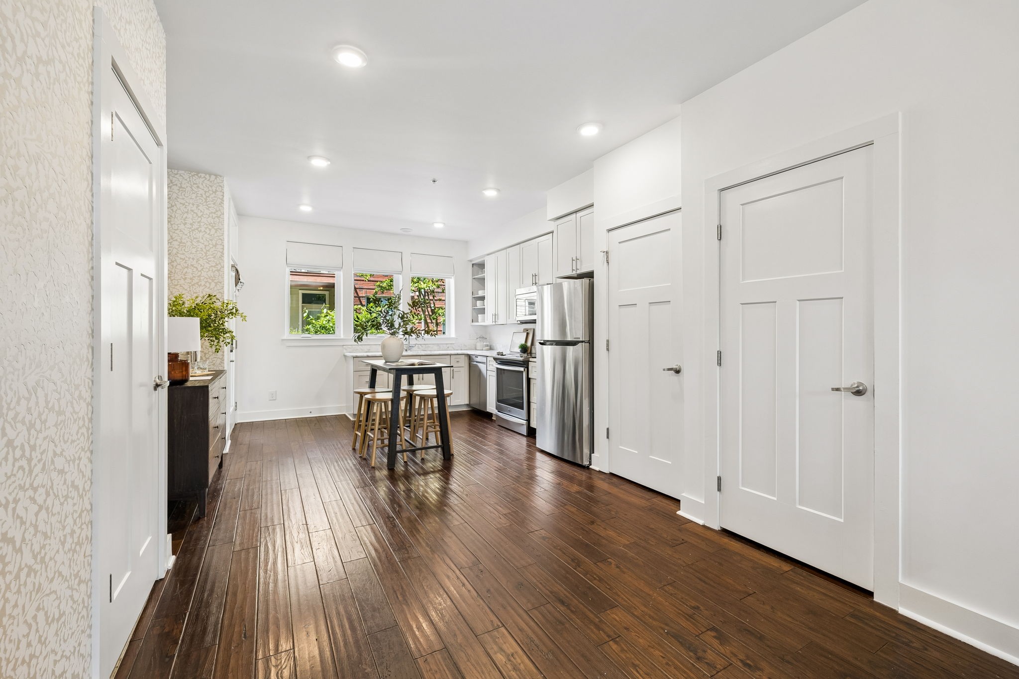 1325 5th Ave, N Unit: 4