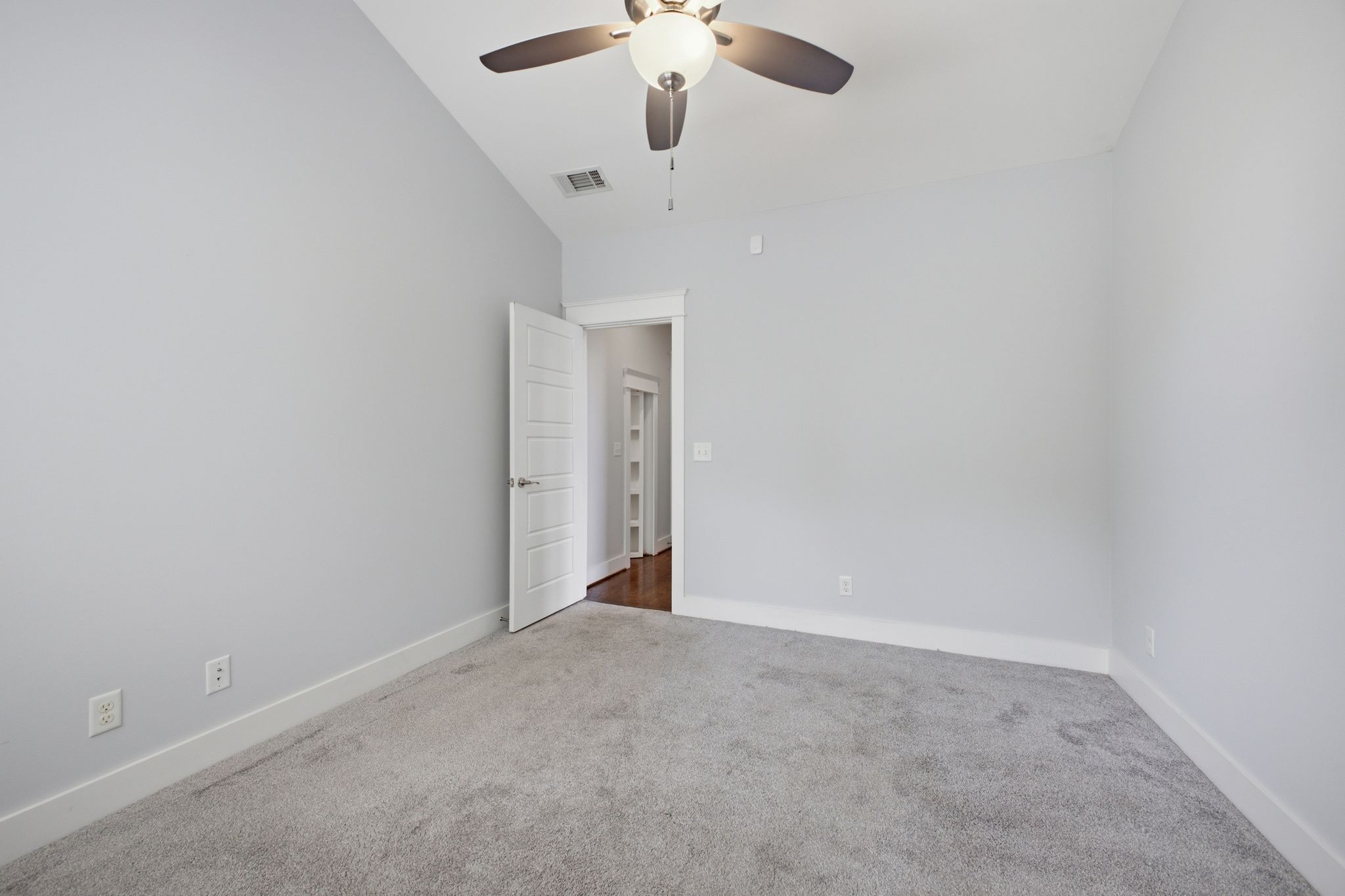 557A Hamilton Ave