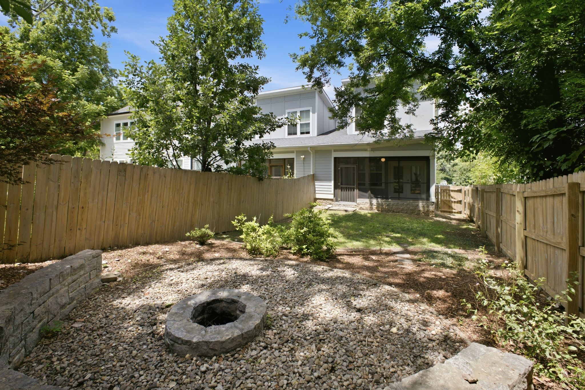 557A Hamilton Ave