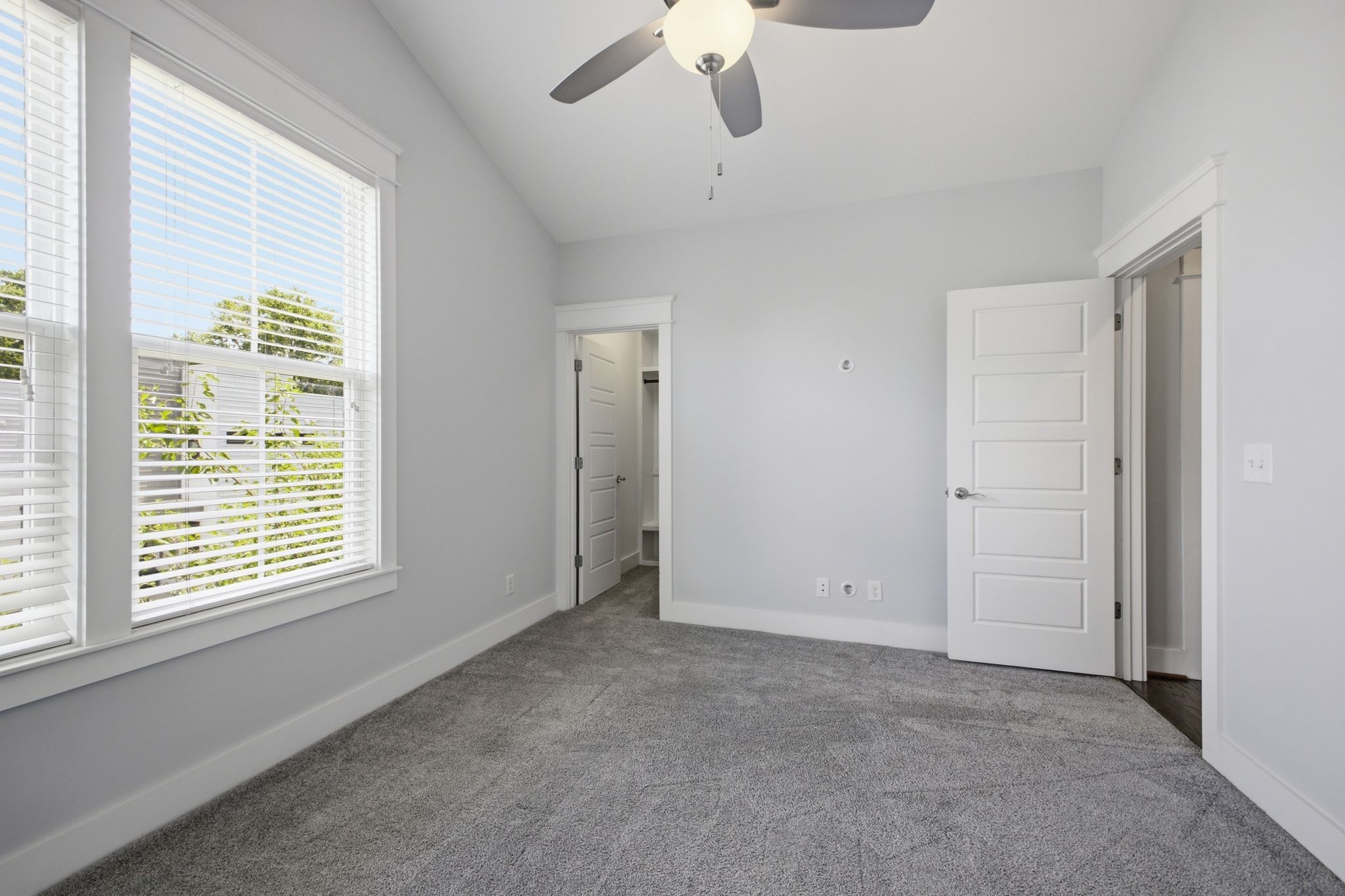 557A Hamilton Ave