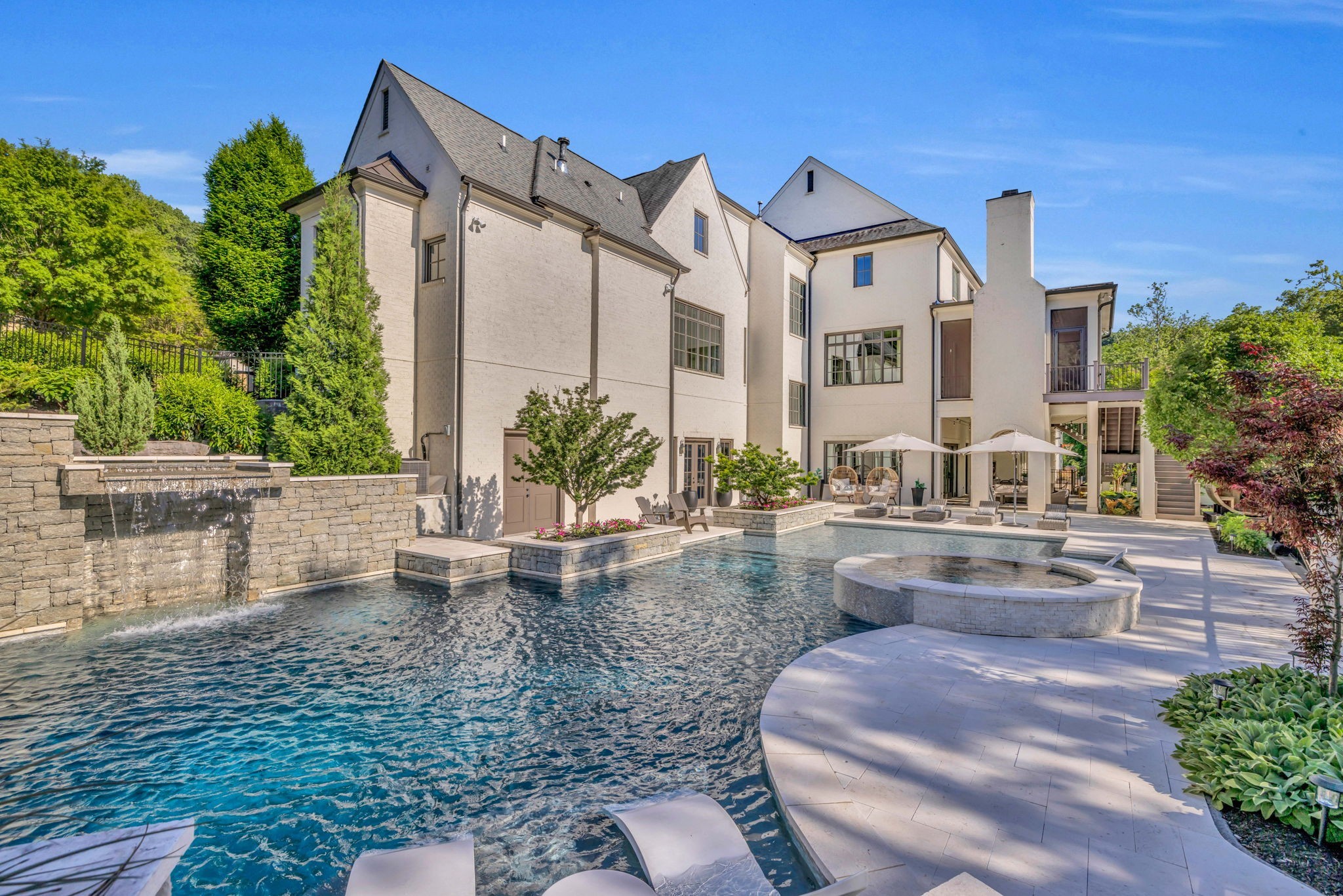 821 Windstone Blvd