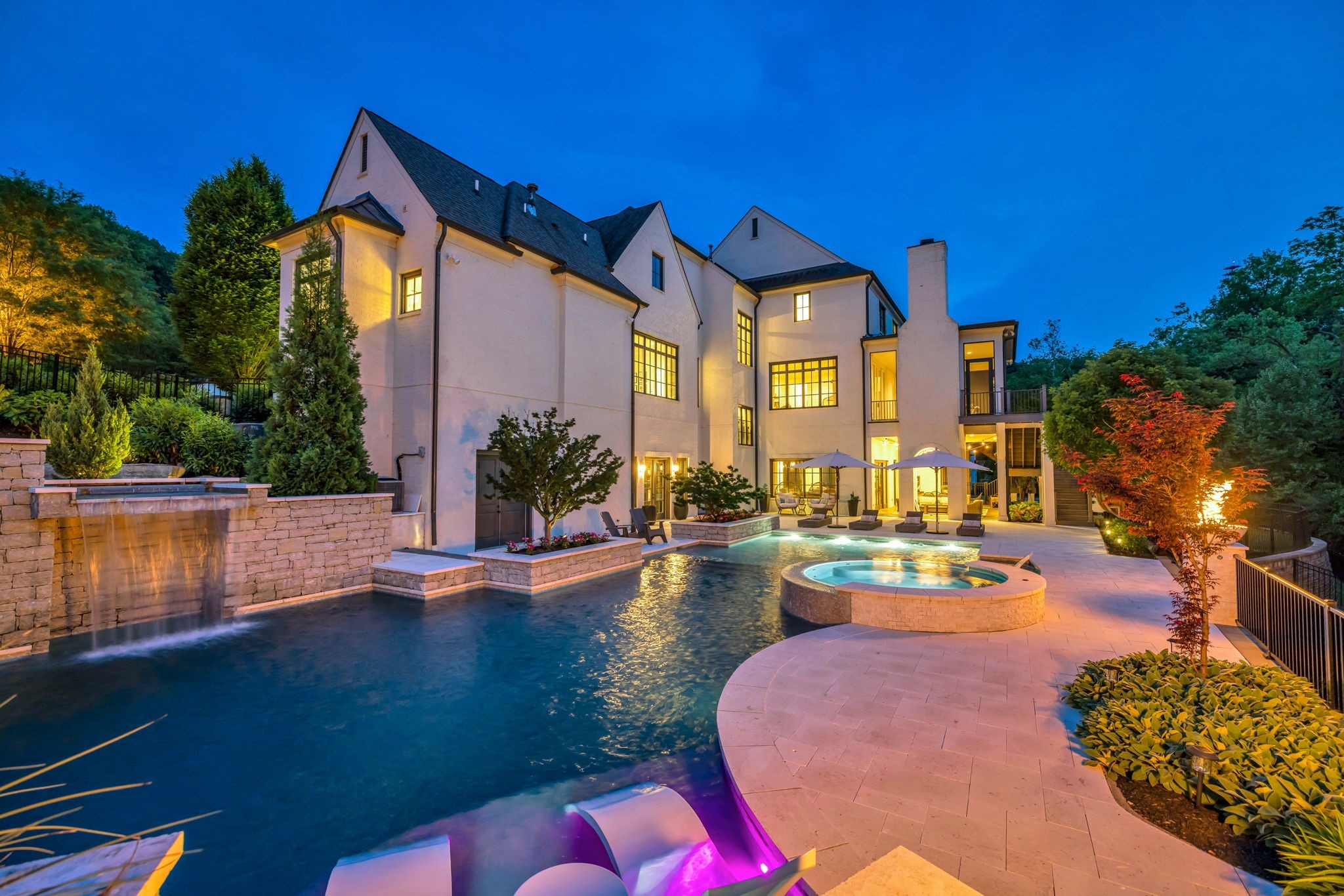 821 Windstone Blvd
