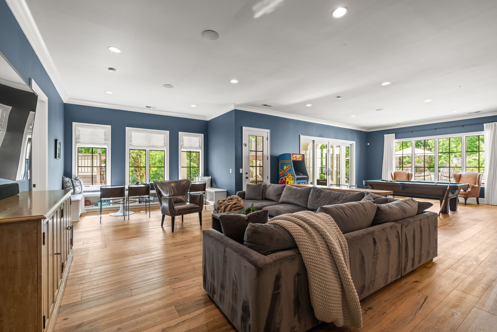 821 Windstone Blvd