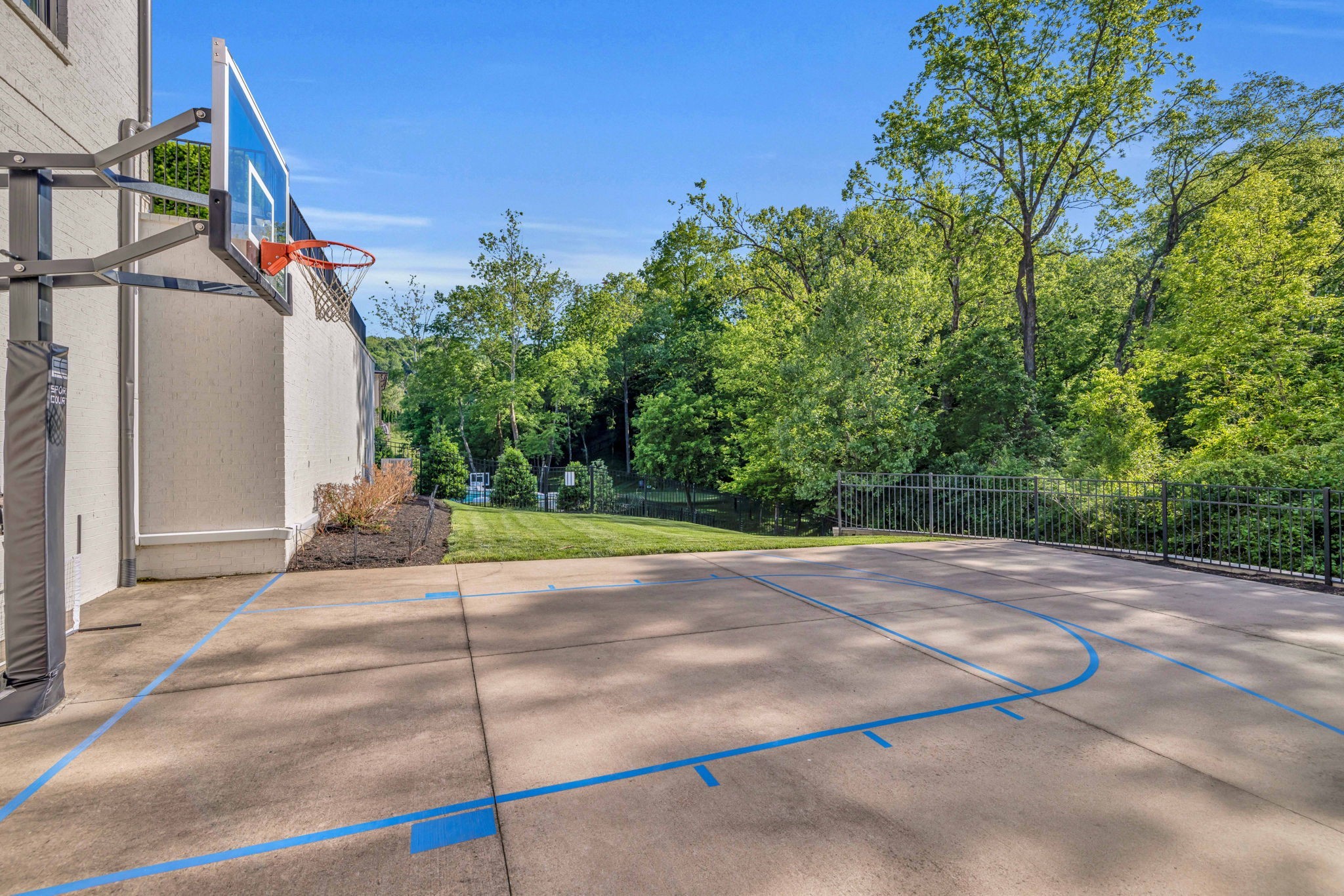 821 Windstone Blvd