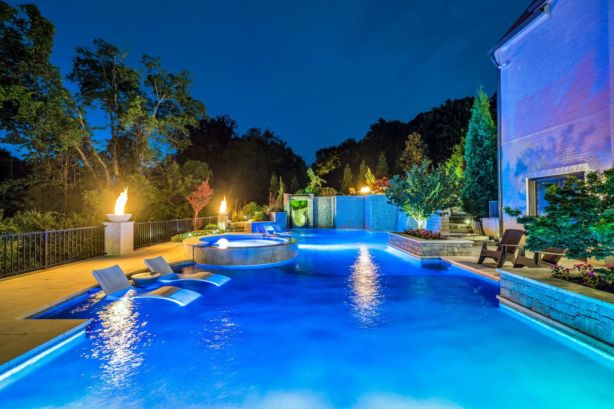 821 Windstone Blvd