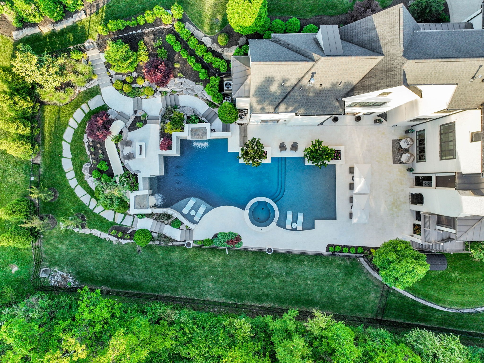 821 Windstone Blvd