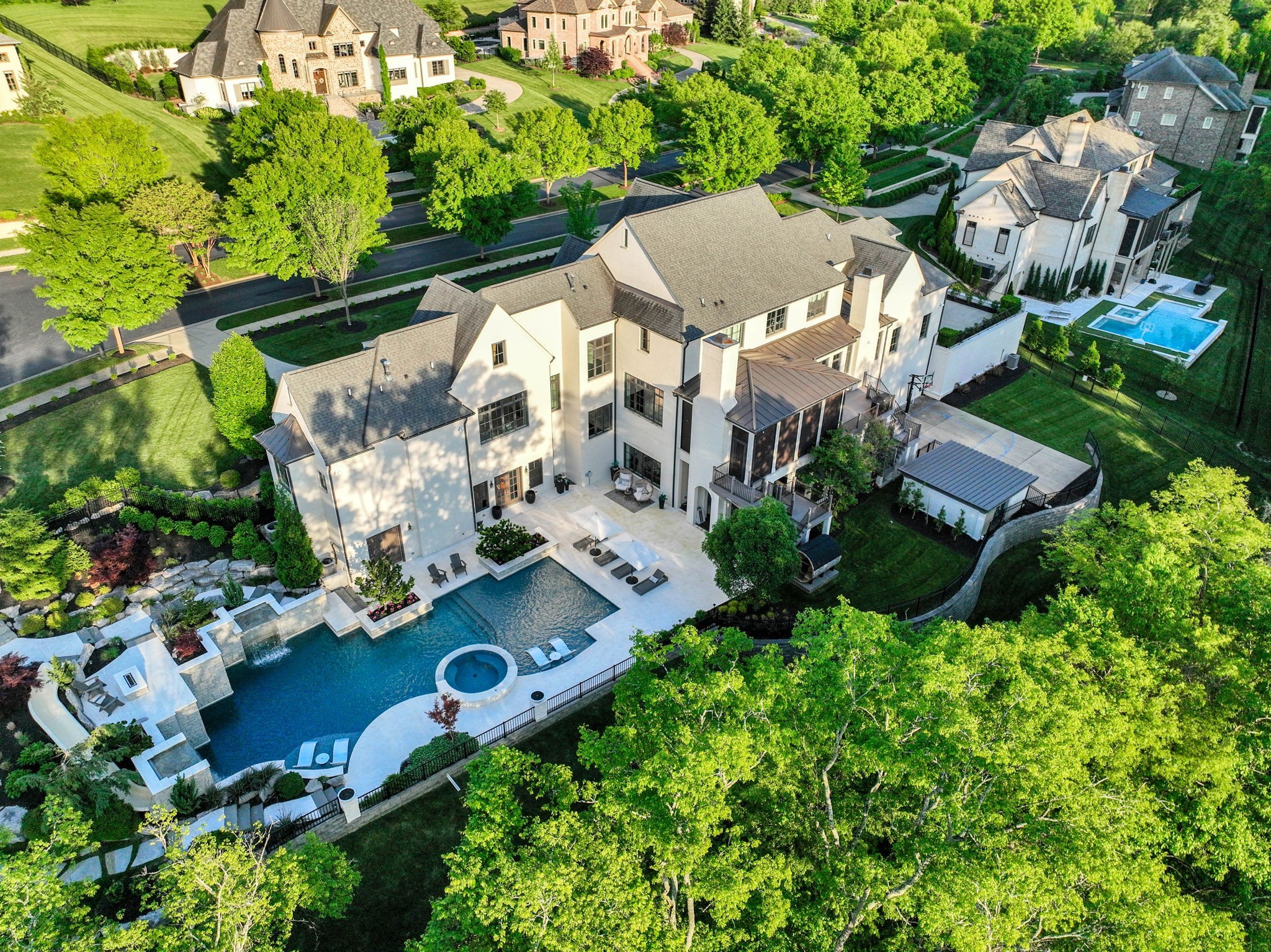 821 Windstone Blvd