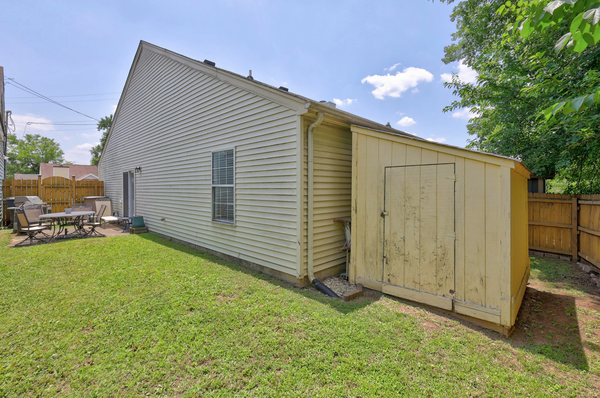 702 Maple Pl