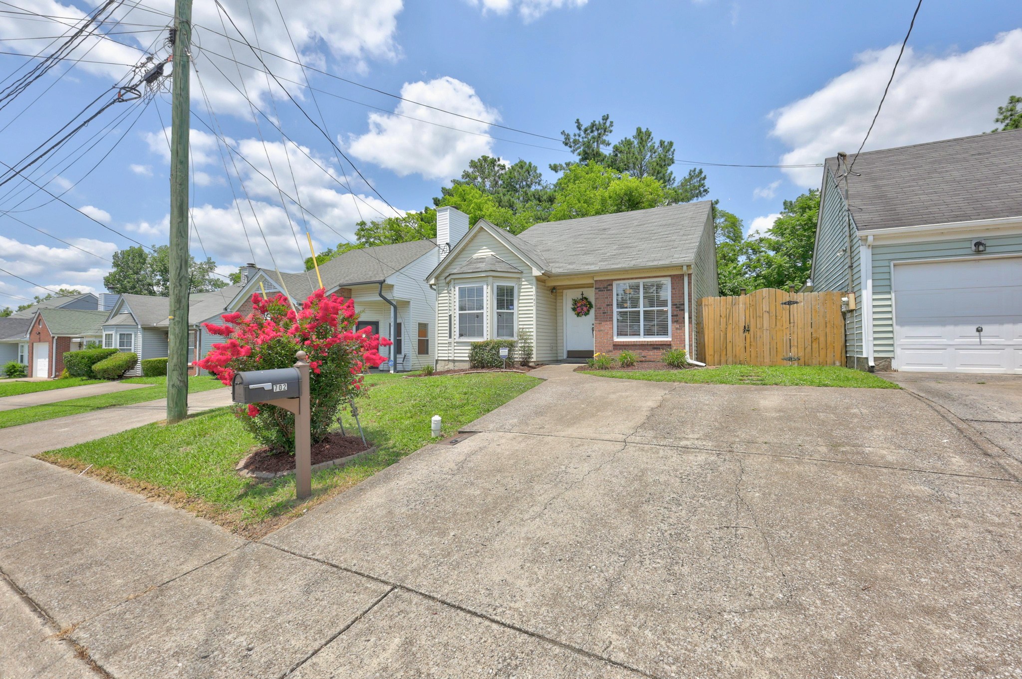 702 Maple Pl