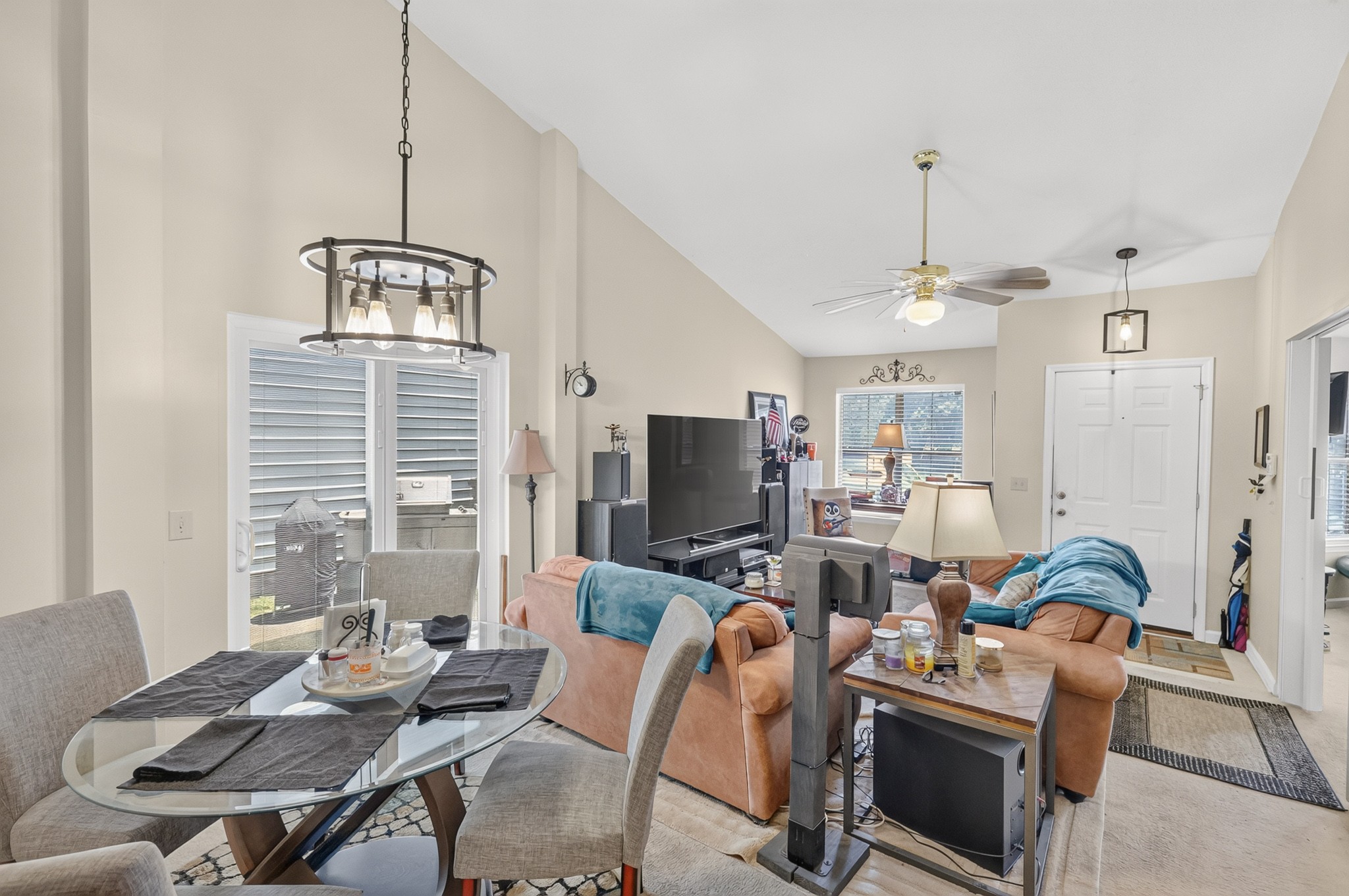 702 Maple Pl