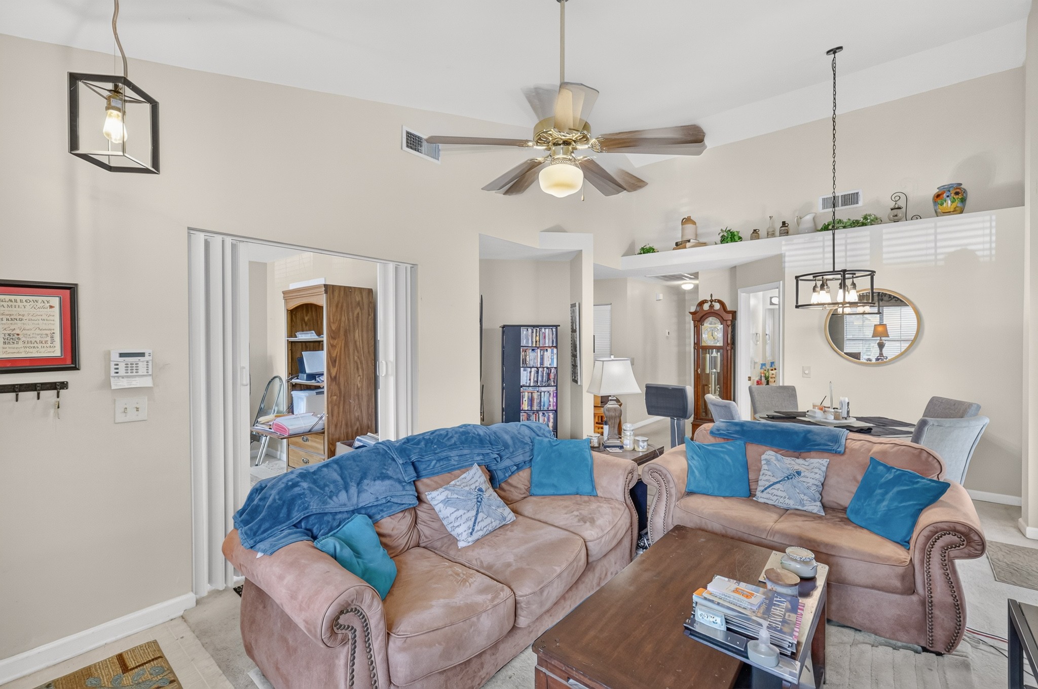 702 Maple Pl