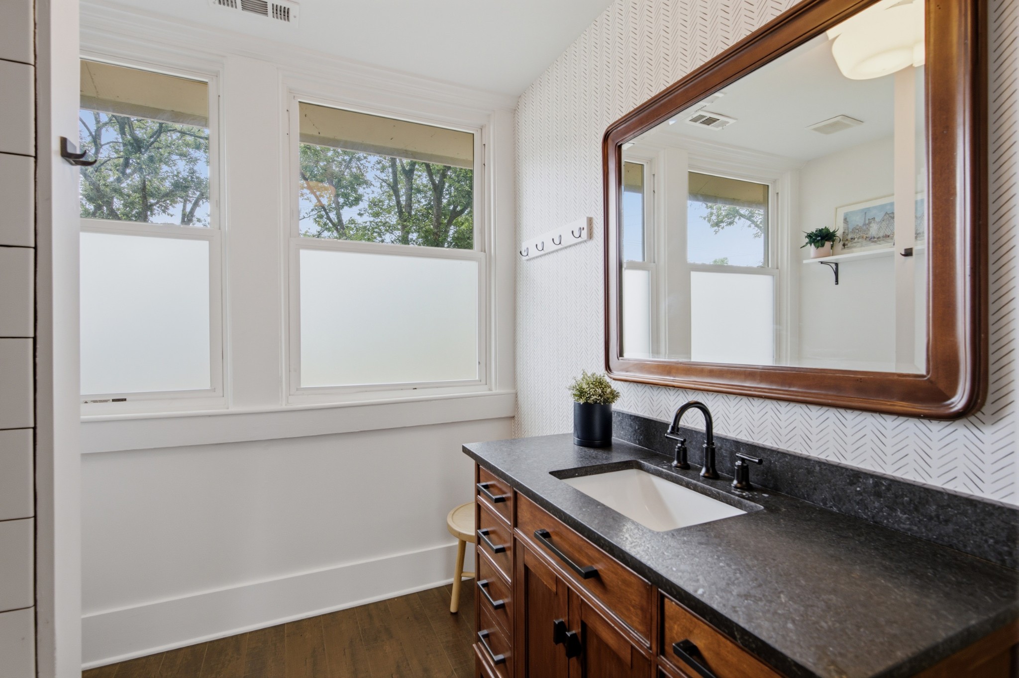 1601 Jones Ave
