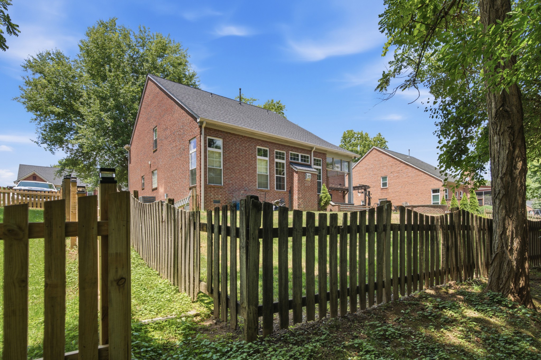 210 Stillcreek Dr