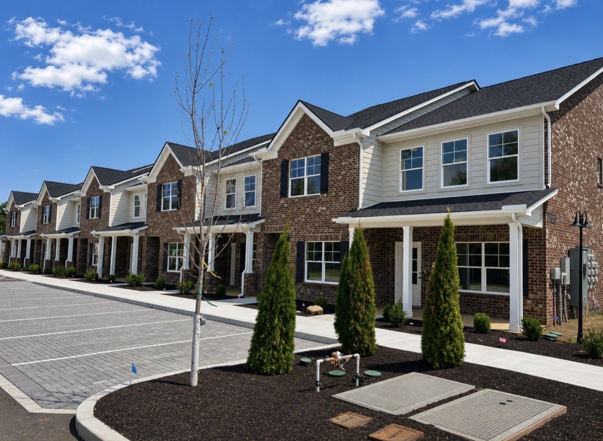 1323 Bradyville Pike Unit: B