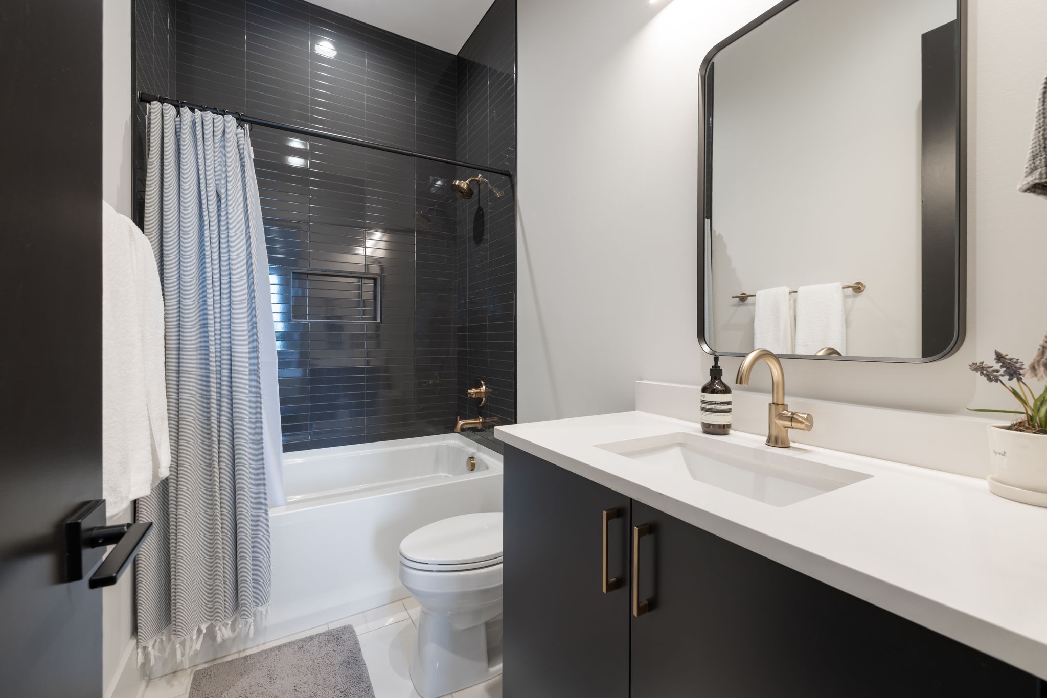 4117 Lone Oak Rd Unit: 7