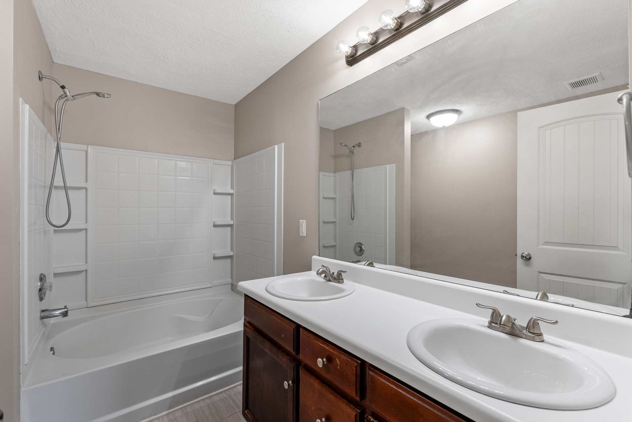 4254 Aurora Cir