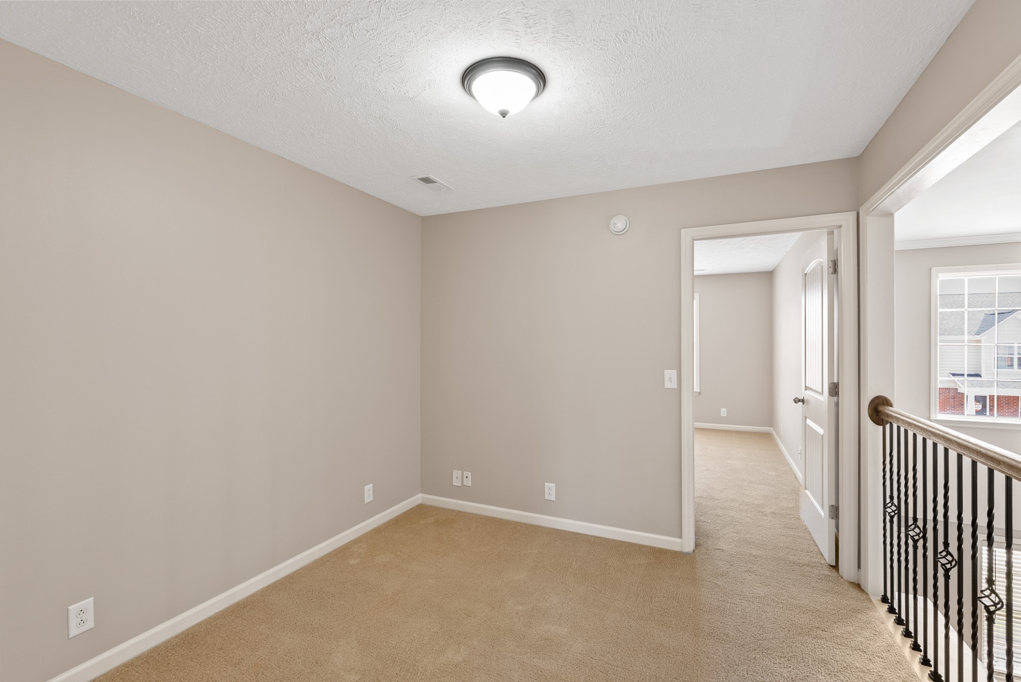 4254 Aurora Cir