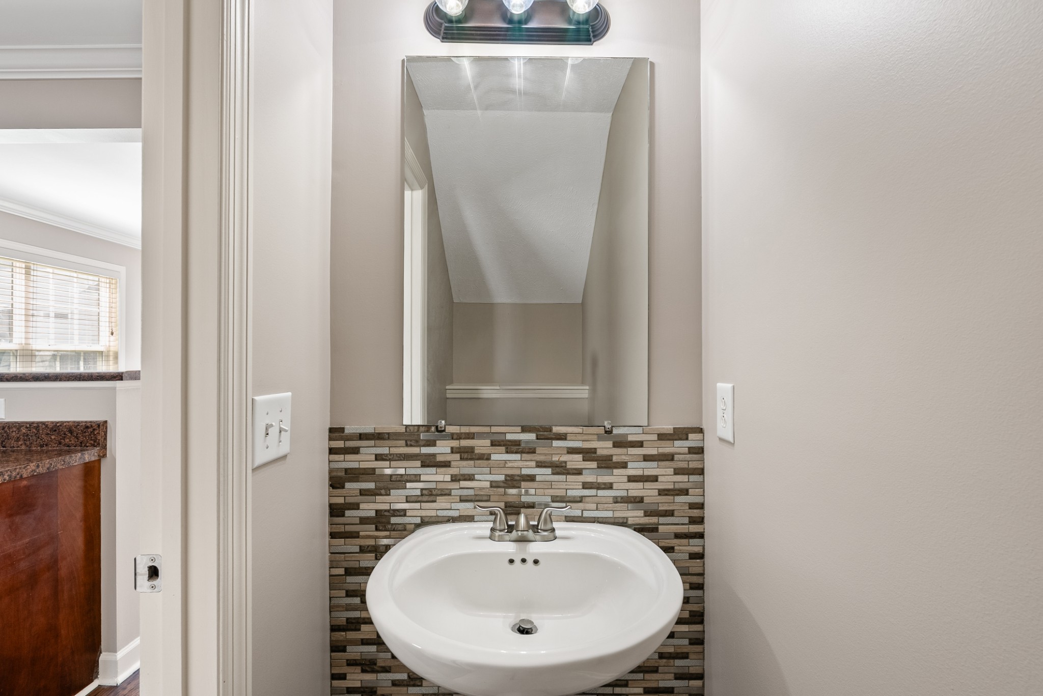 4254 Aurora Cir