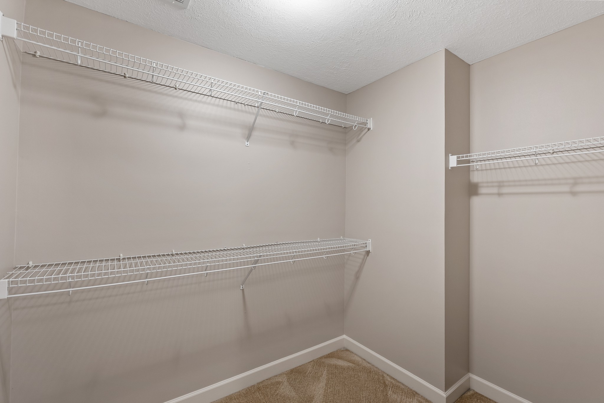 4254 Aurora Cir