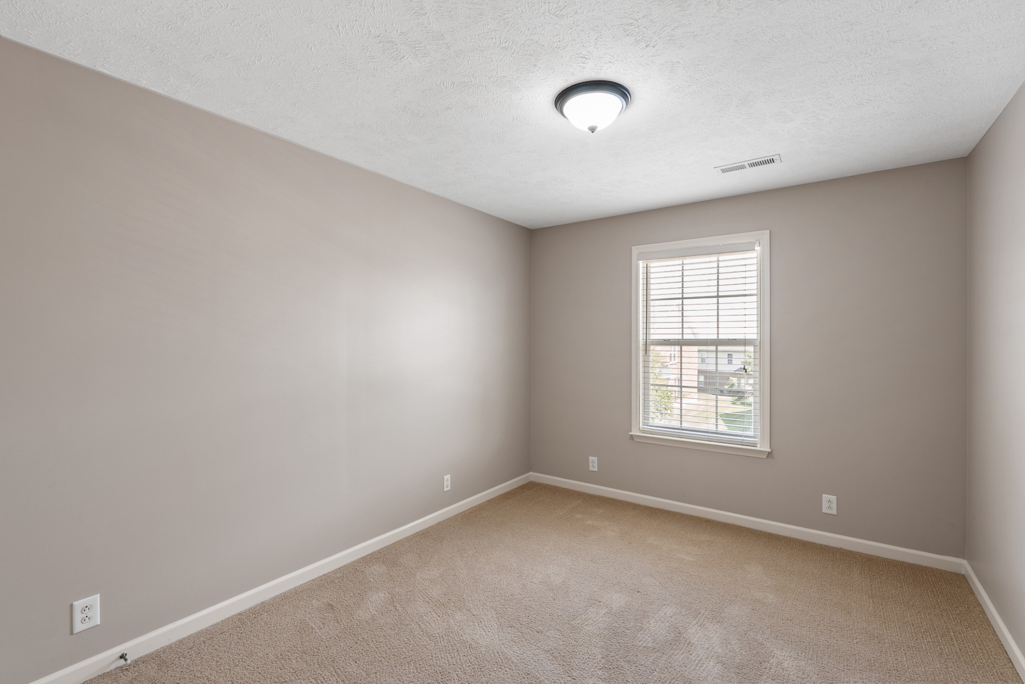 4254 Aurora Cir