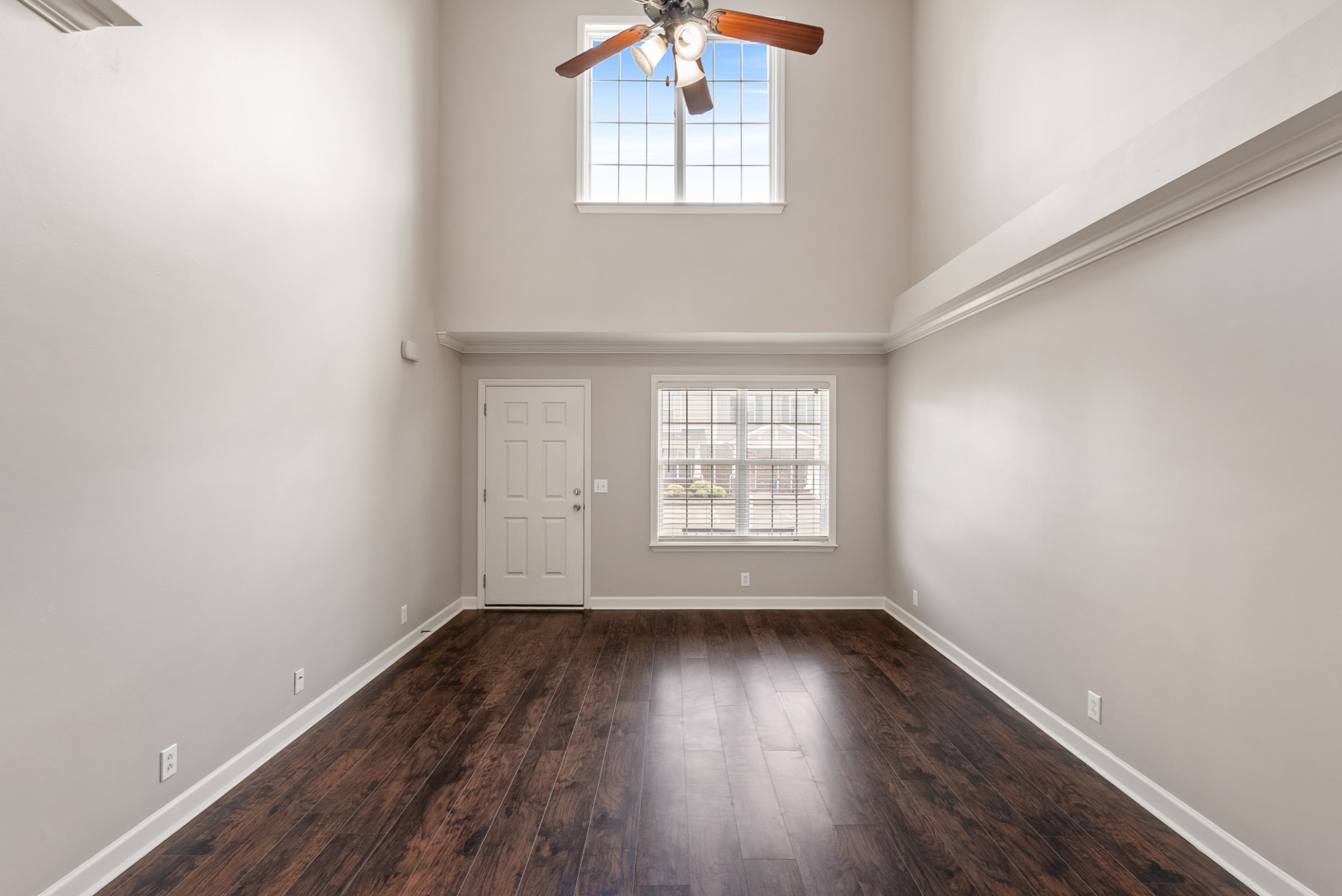 4254 Aurora Cir