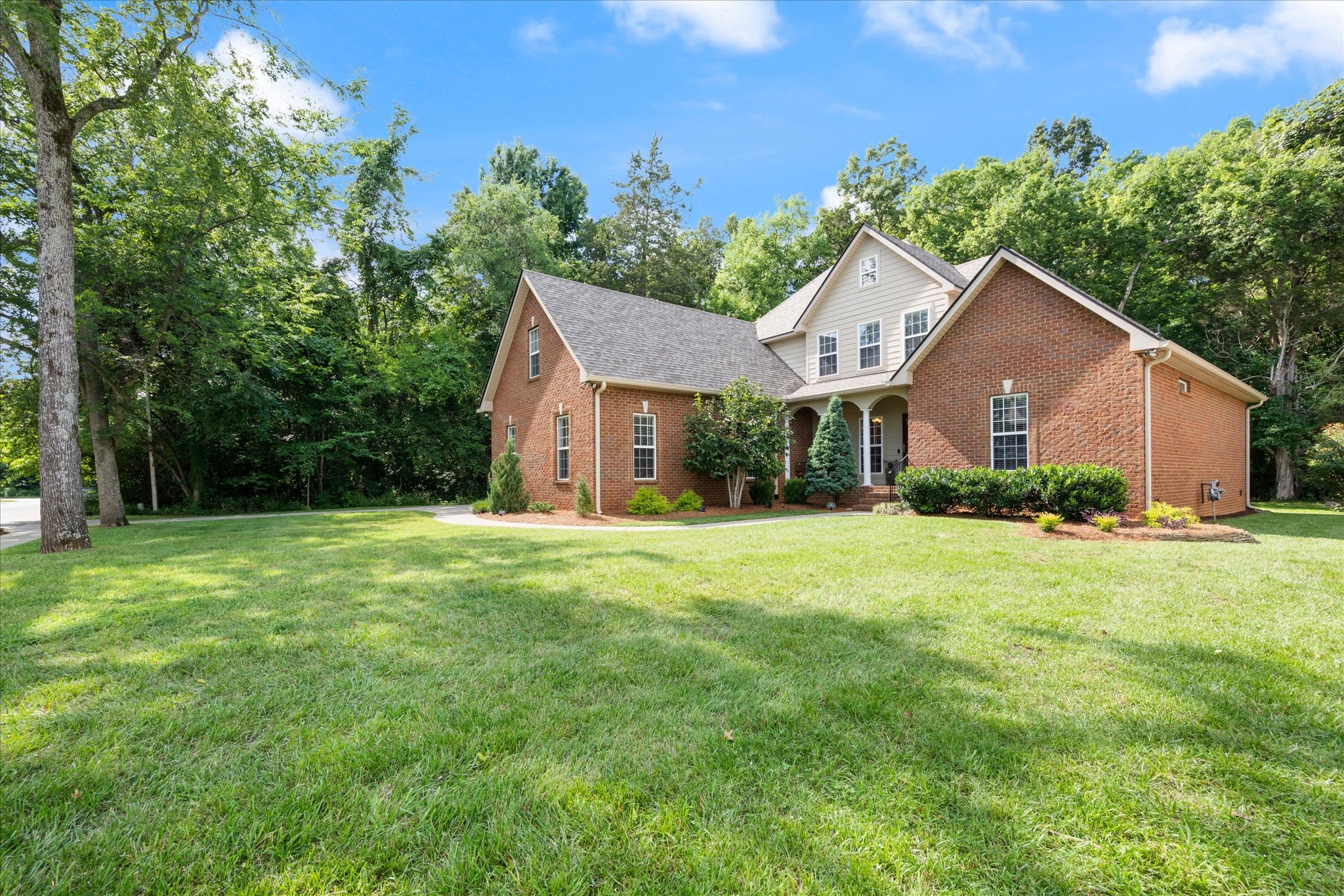 3432 Deerview Dr