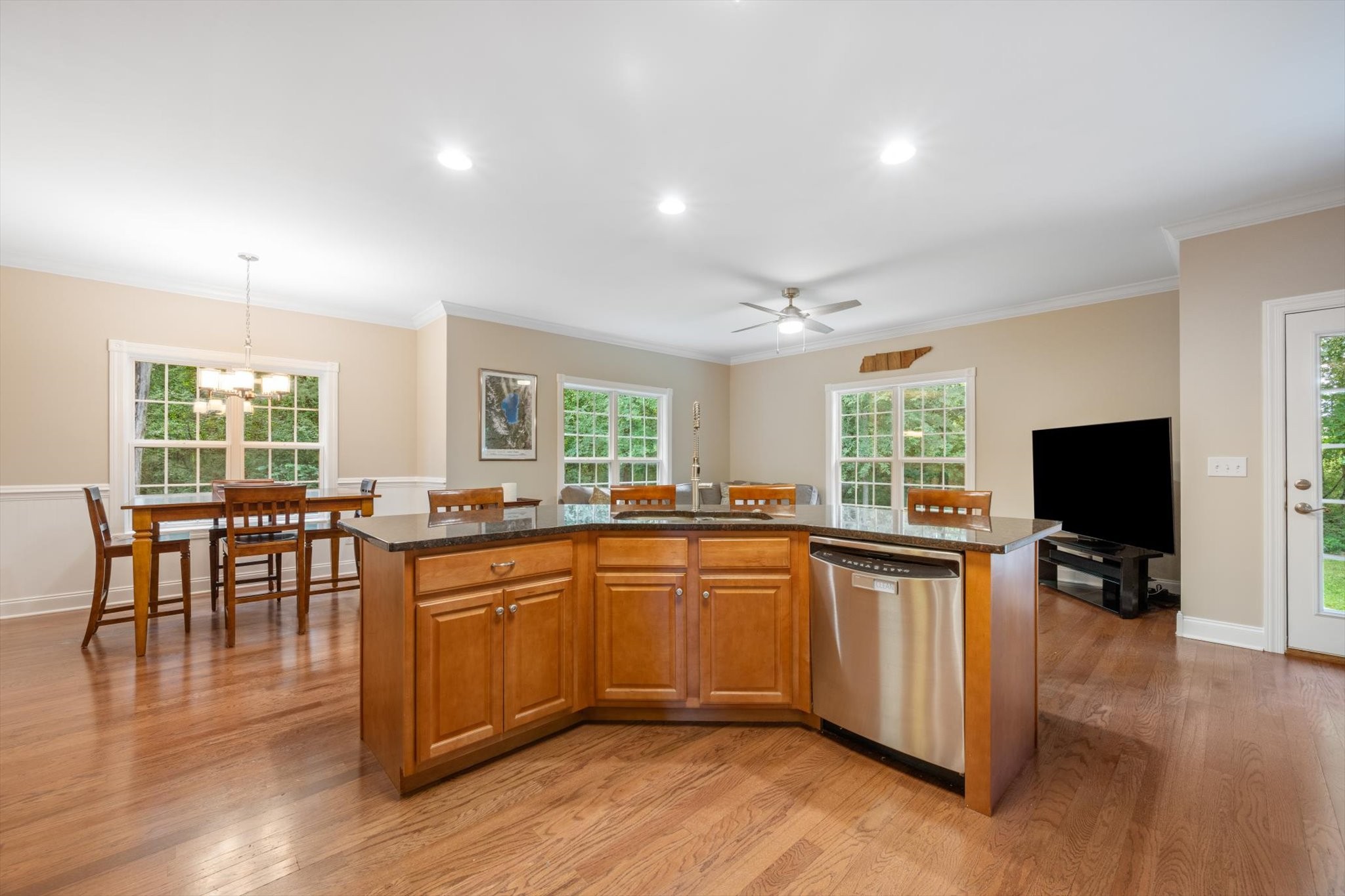 3432 Deerview Dr
