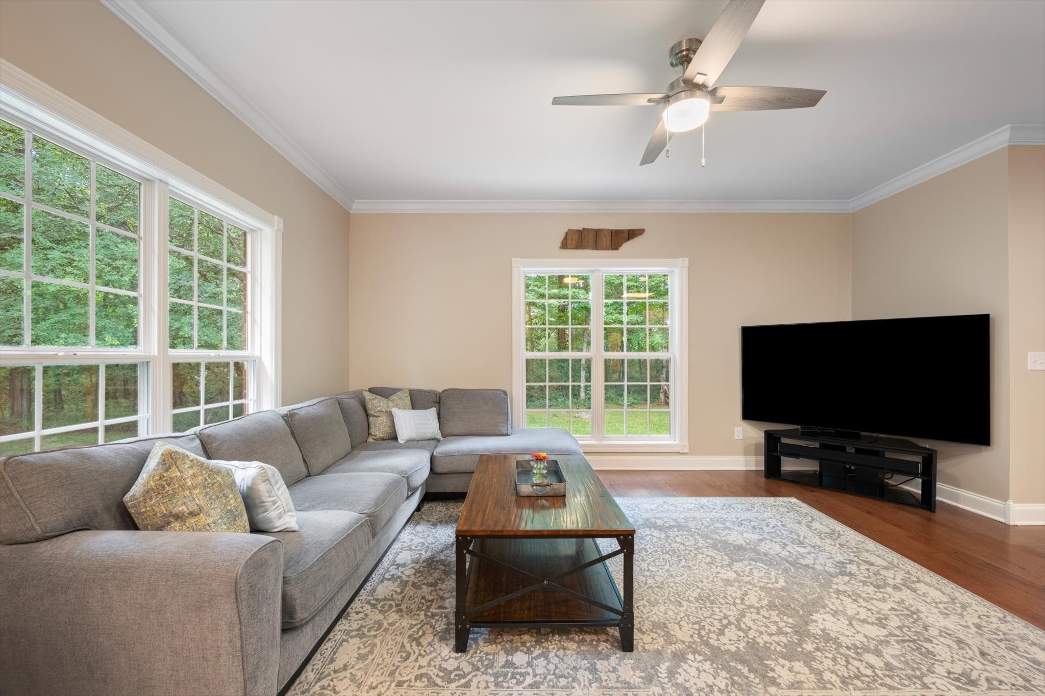3432 Deerview Dr