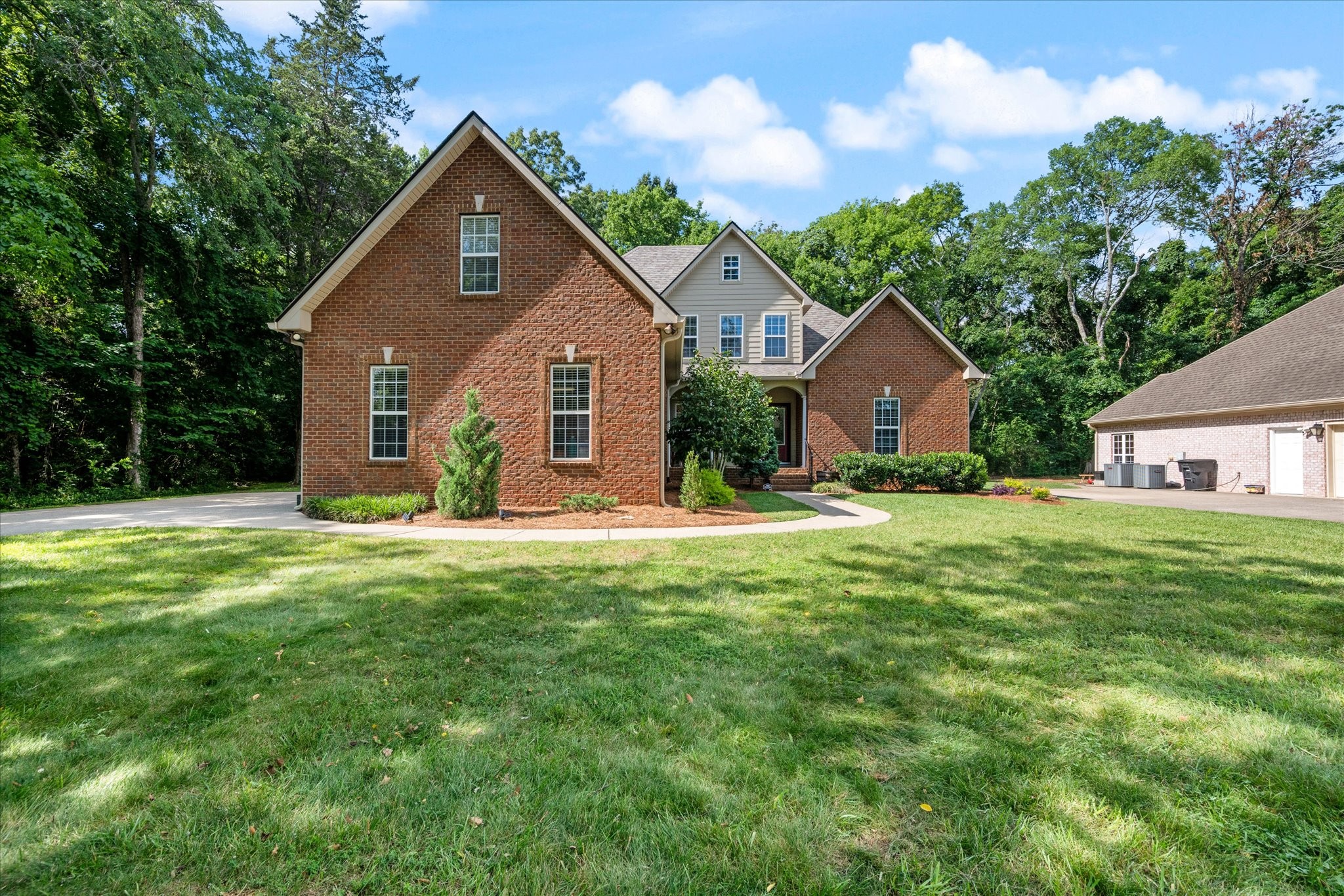 3432 Deerview Dr