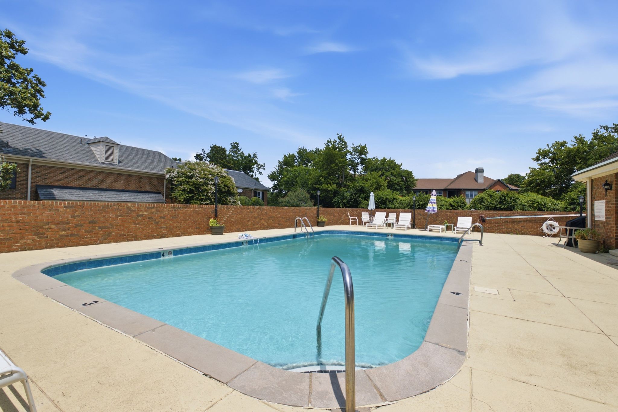 326 Elmington Ave