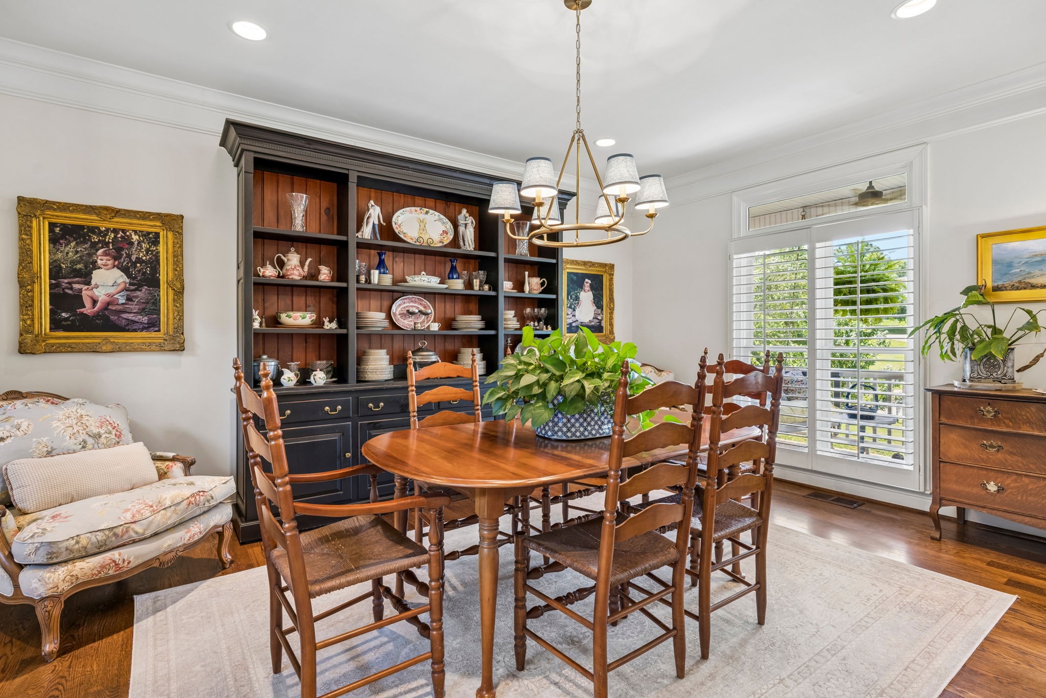 1206 Signature Ct