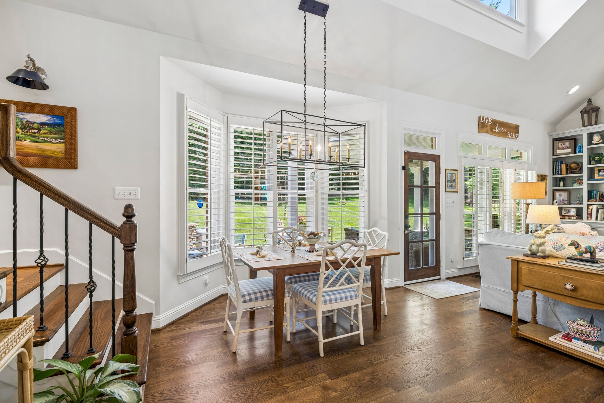 1206 Signature Ct