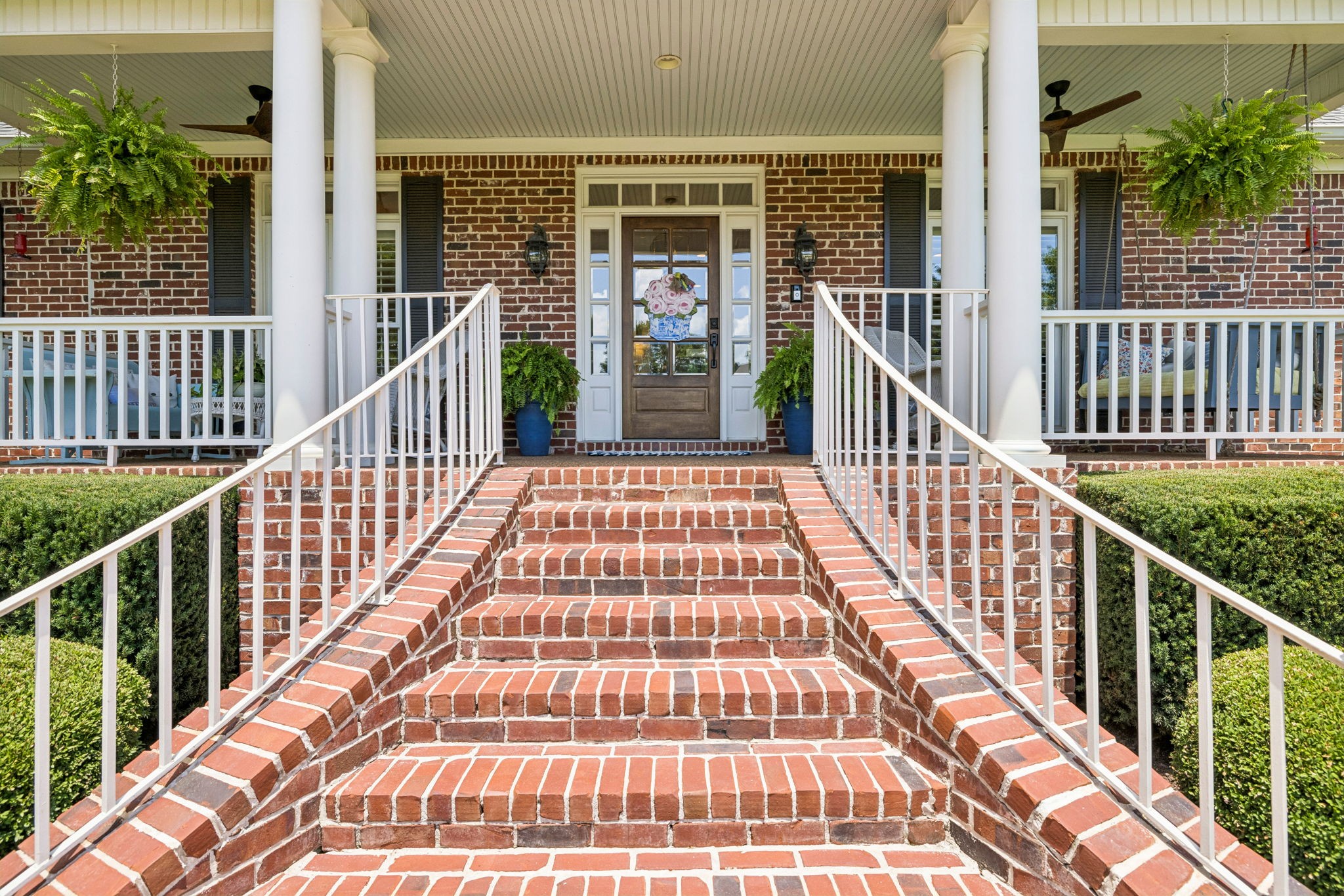 1206 Signature Ct