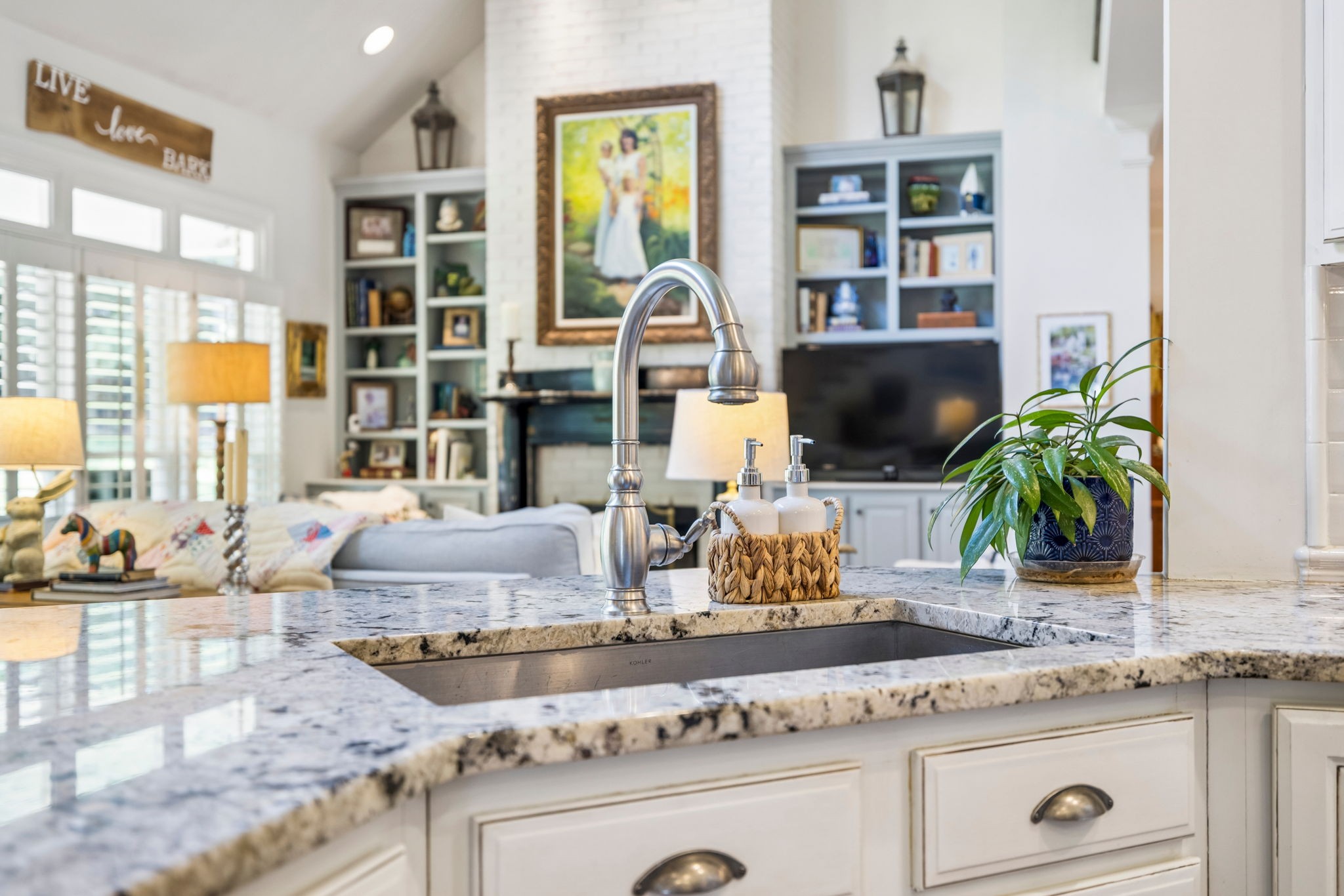 1206 Signature Ct
