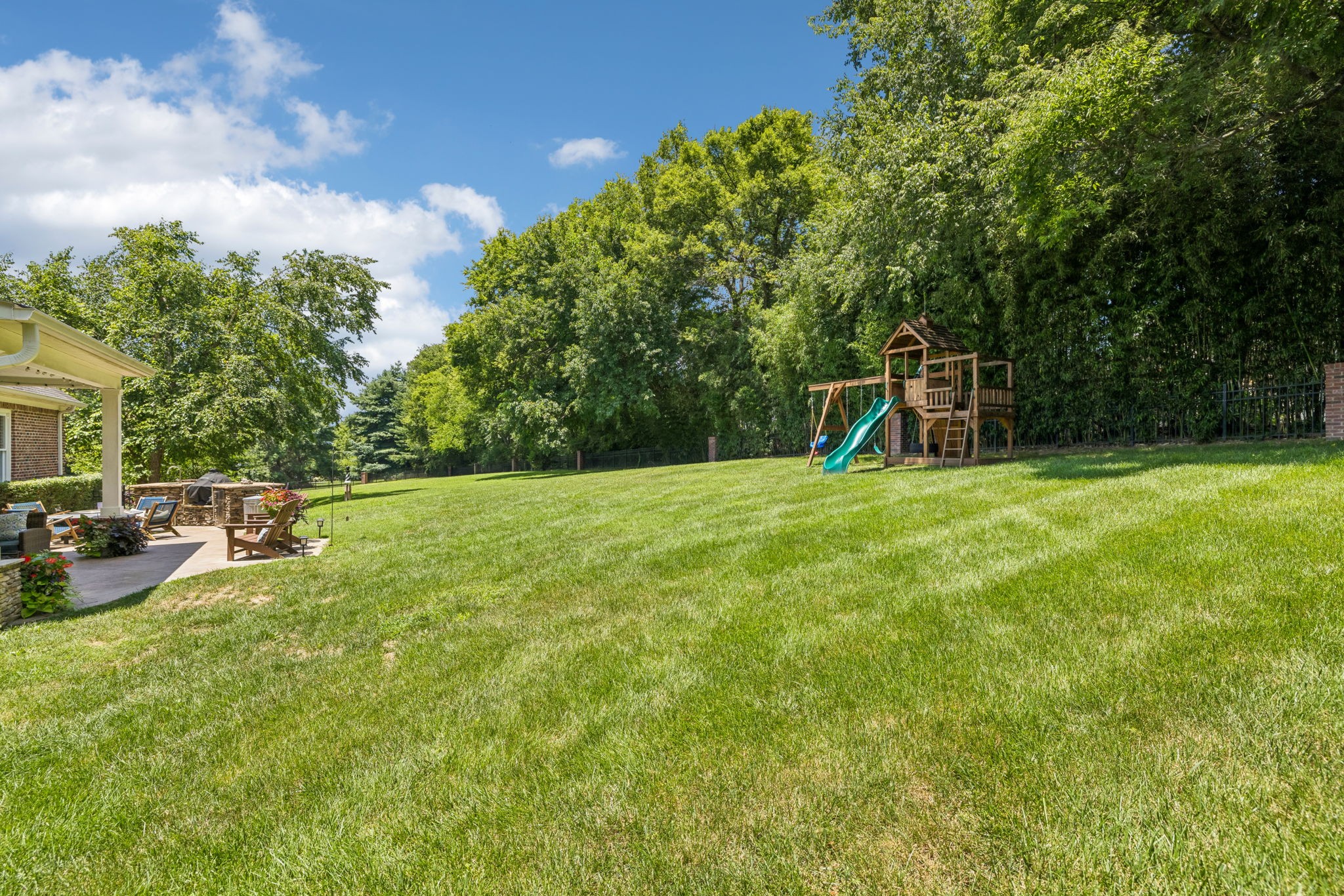 1206 Signature Ct