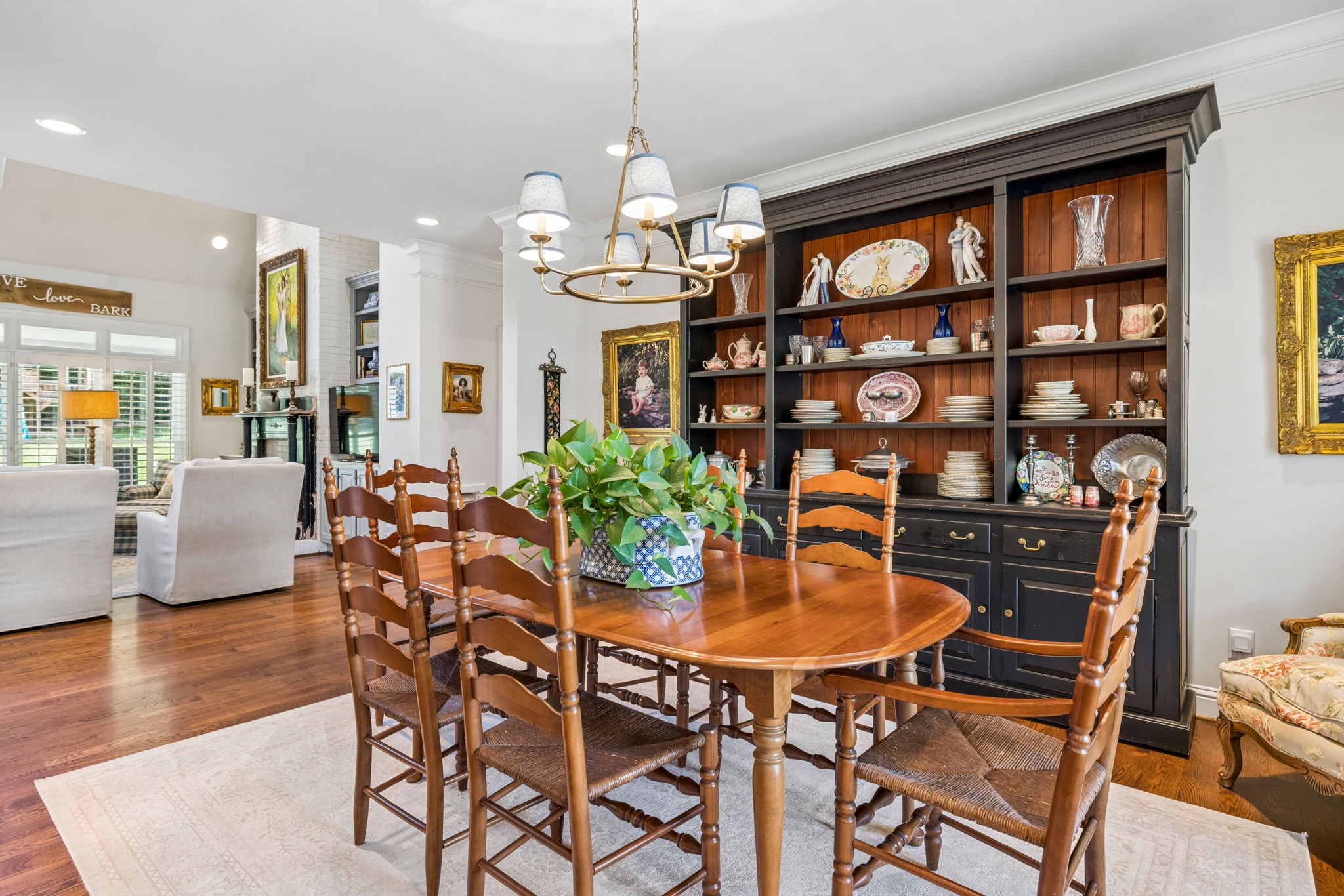 1206 Signature Ct