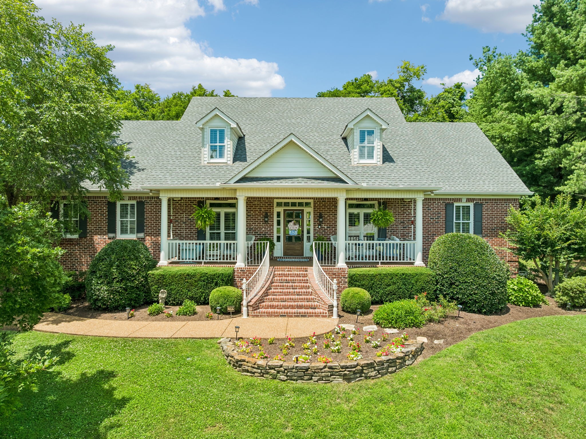 1206 Signature Ct