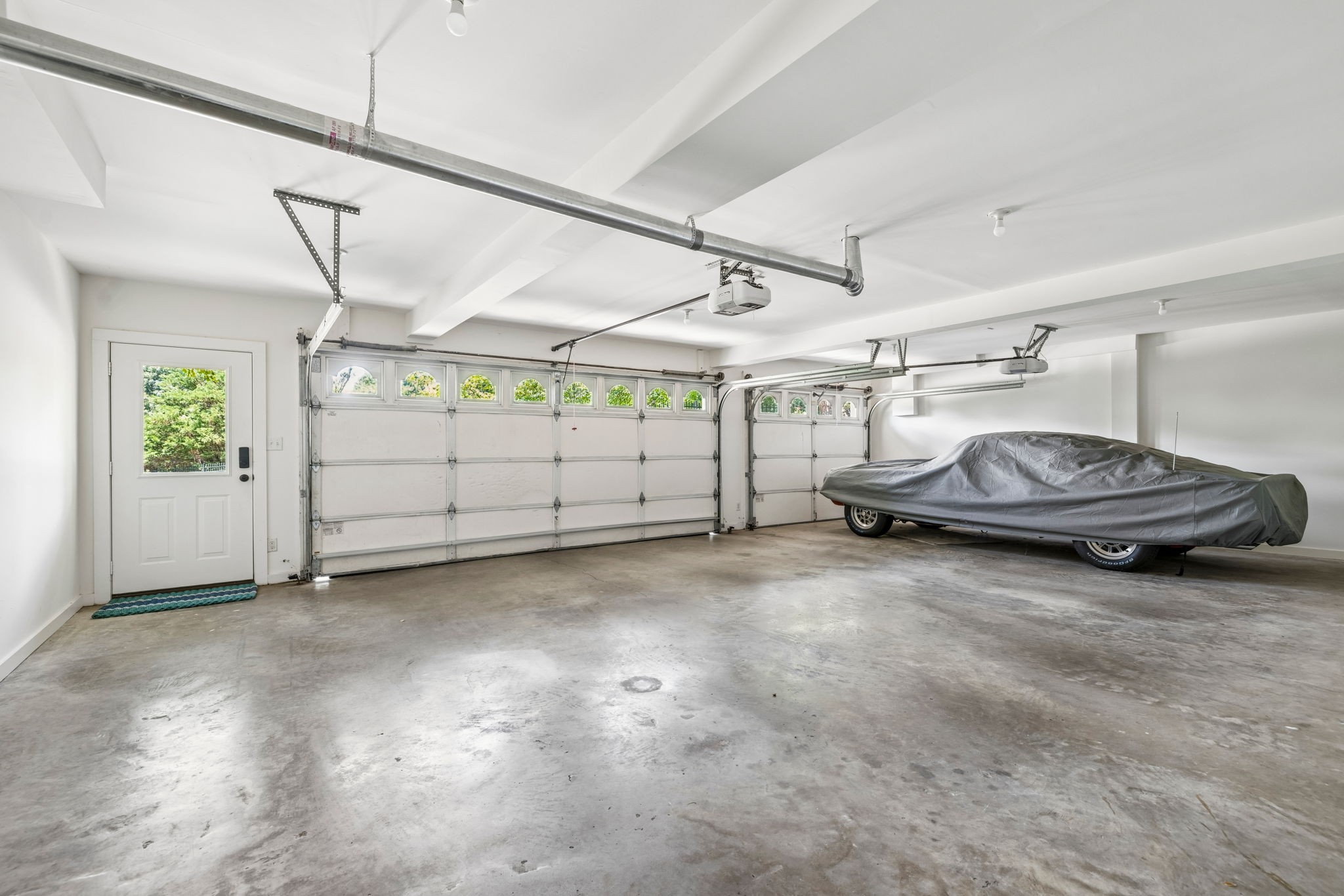 1206 Signature Ct