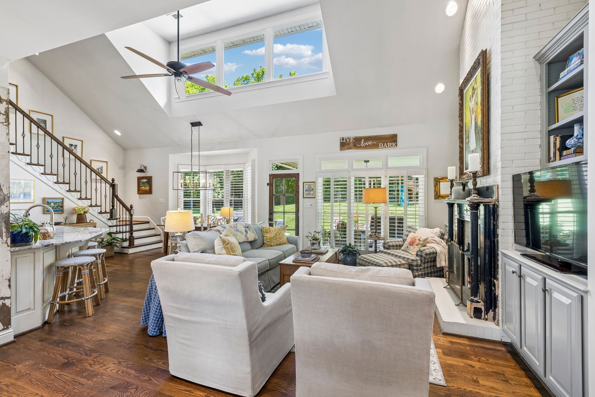 1206 Signature Ct