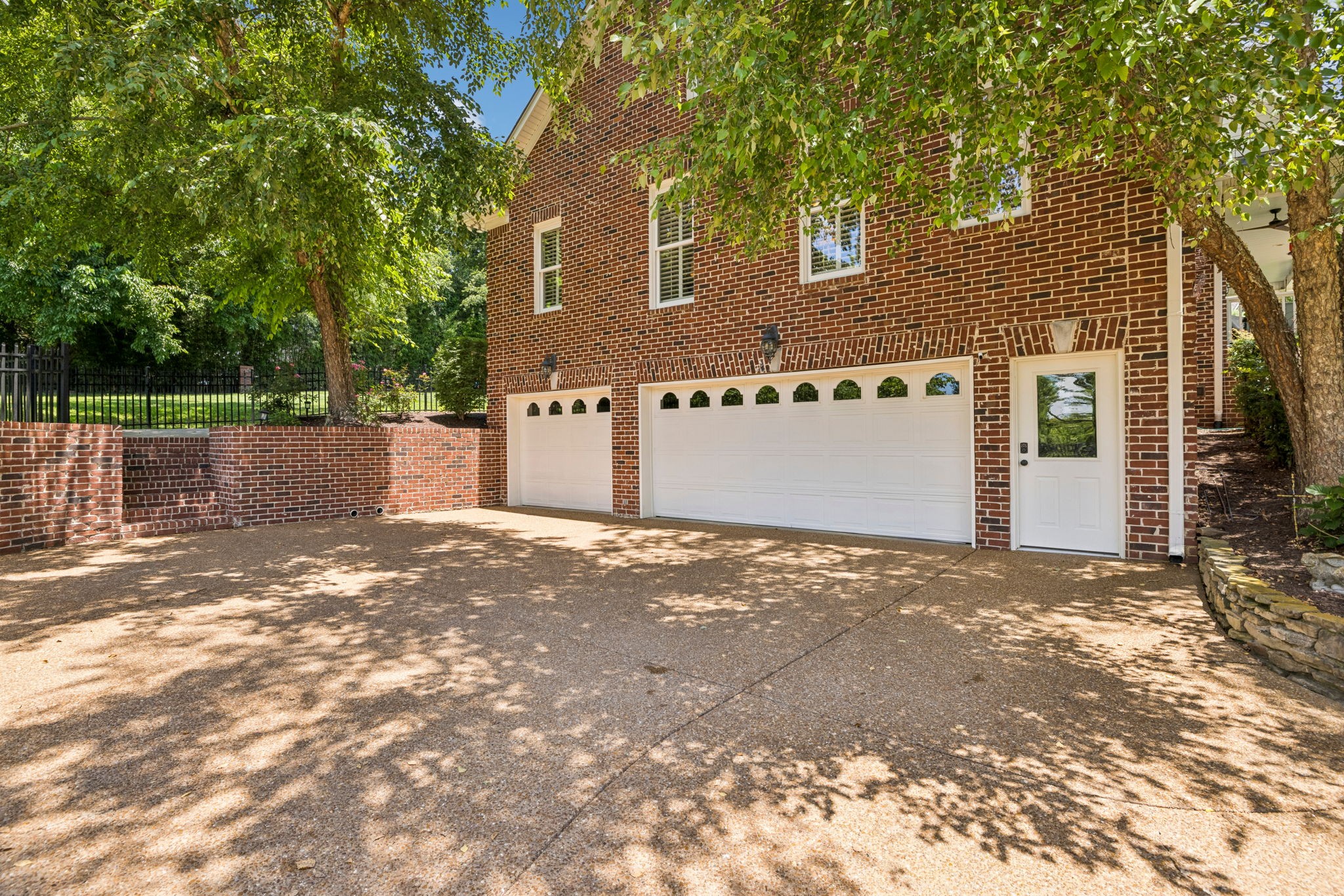 1206 Signature Ct