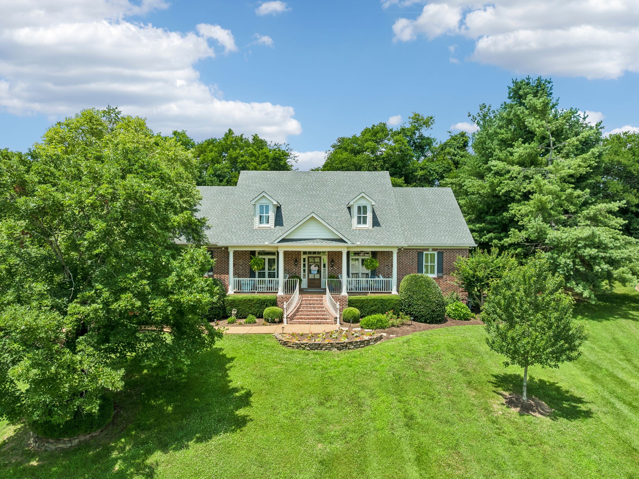 1206 Signature Ct