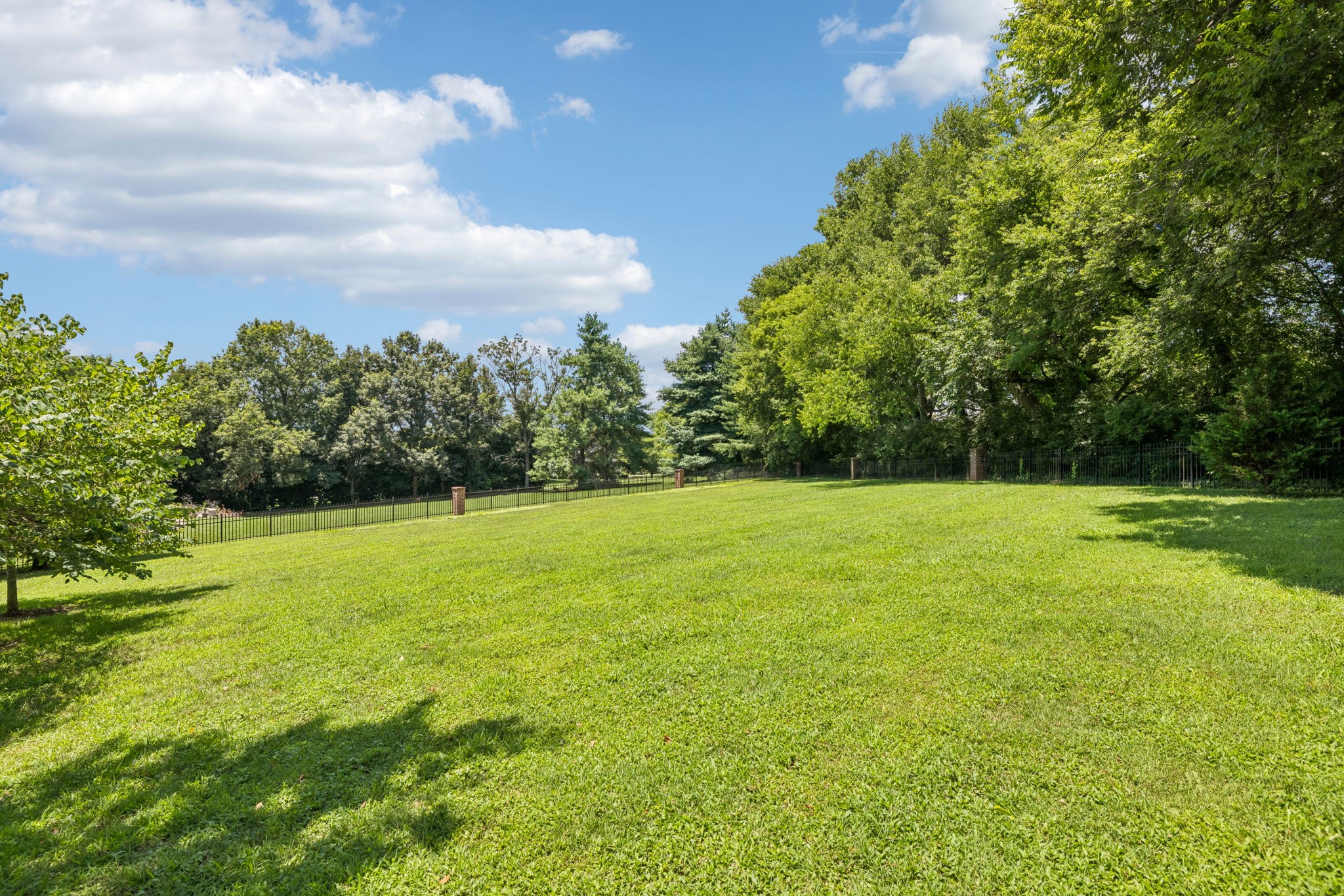 1206 Signature Ct