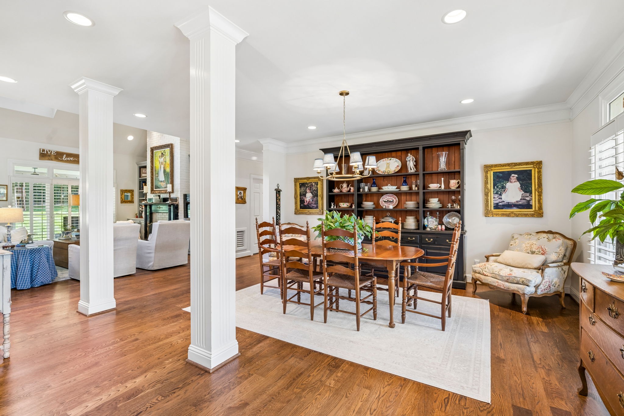 1206 Signature Ct