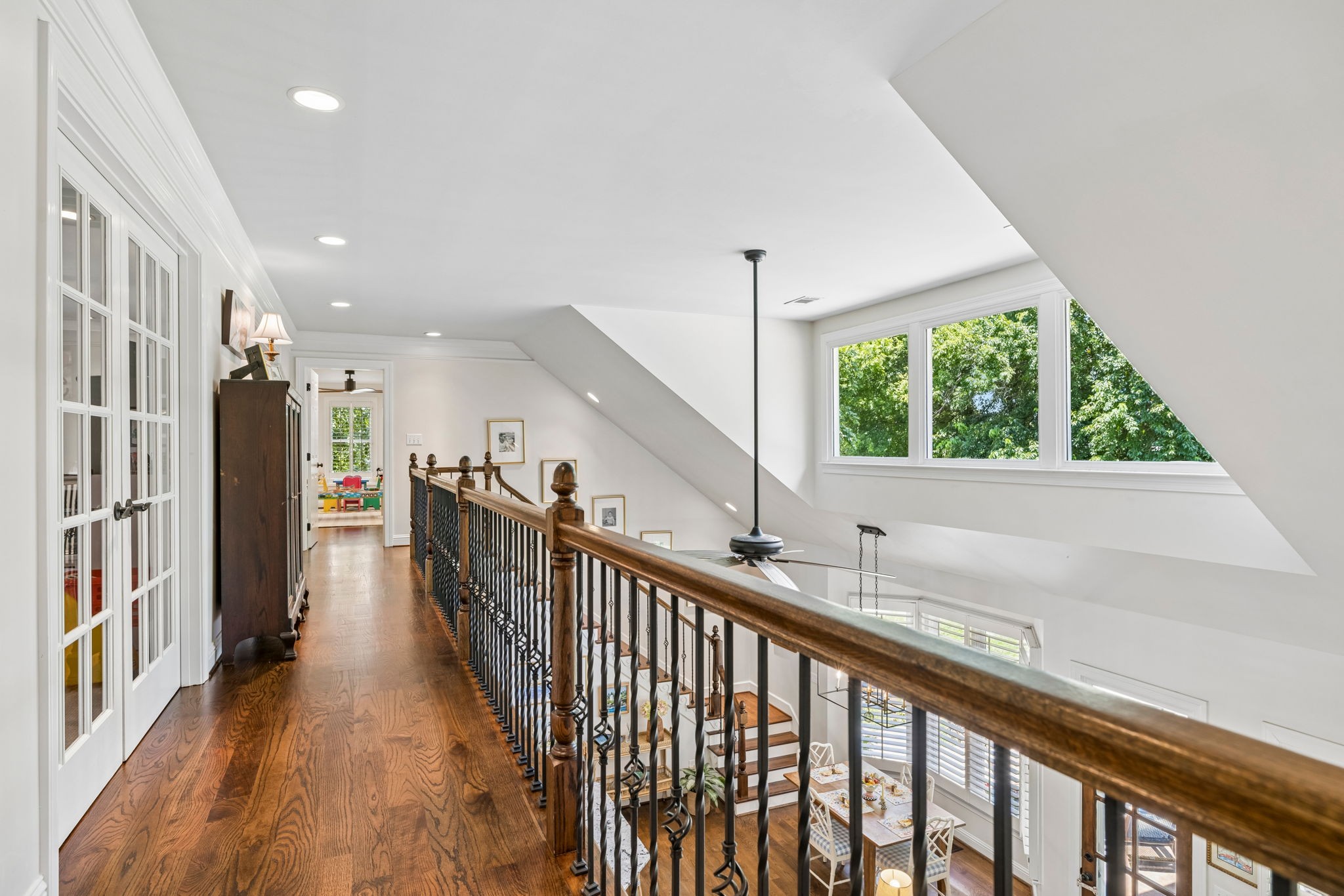 1206 Signature Ct