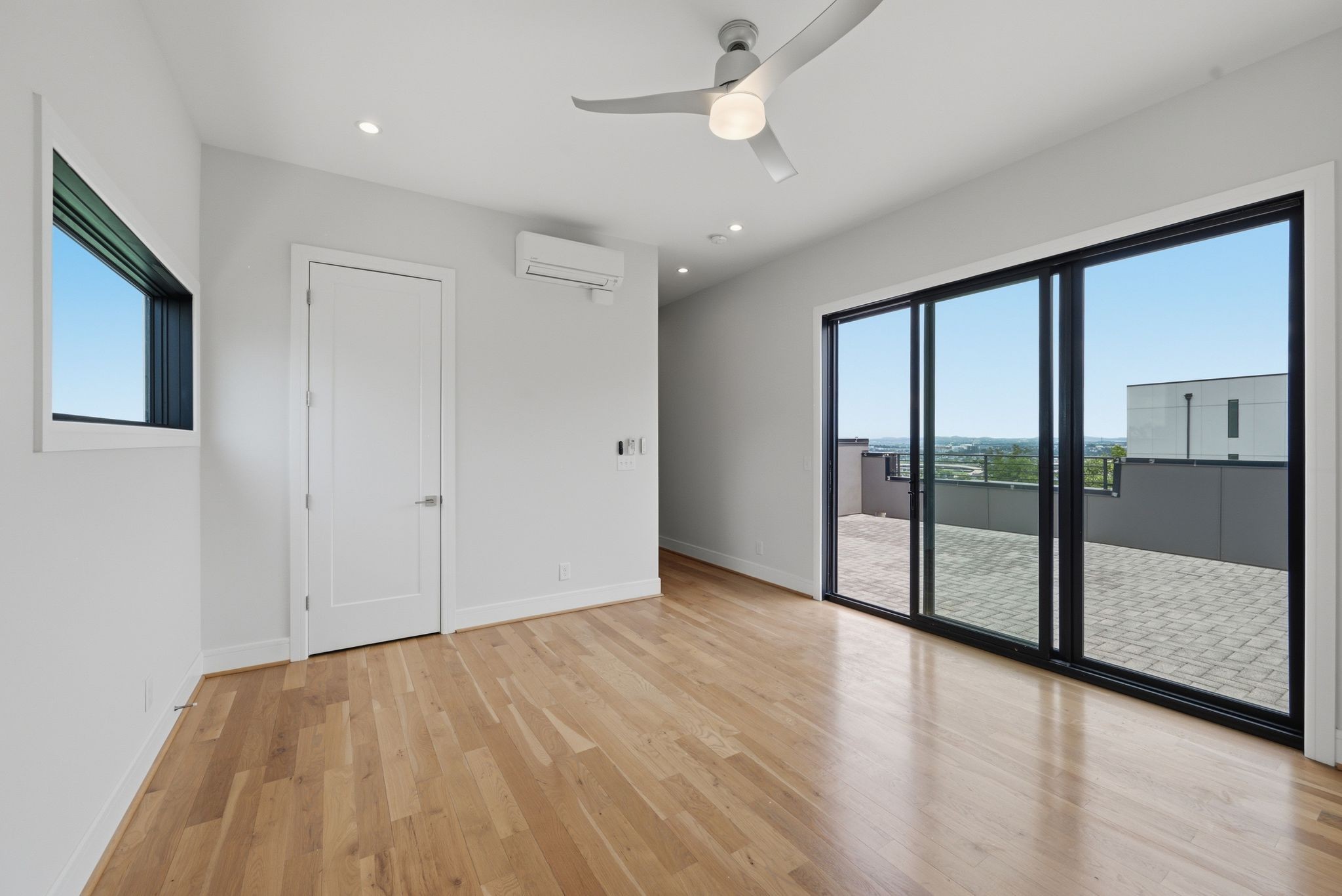 6012 Hill Cir